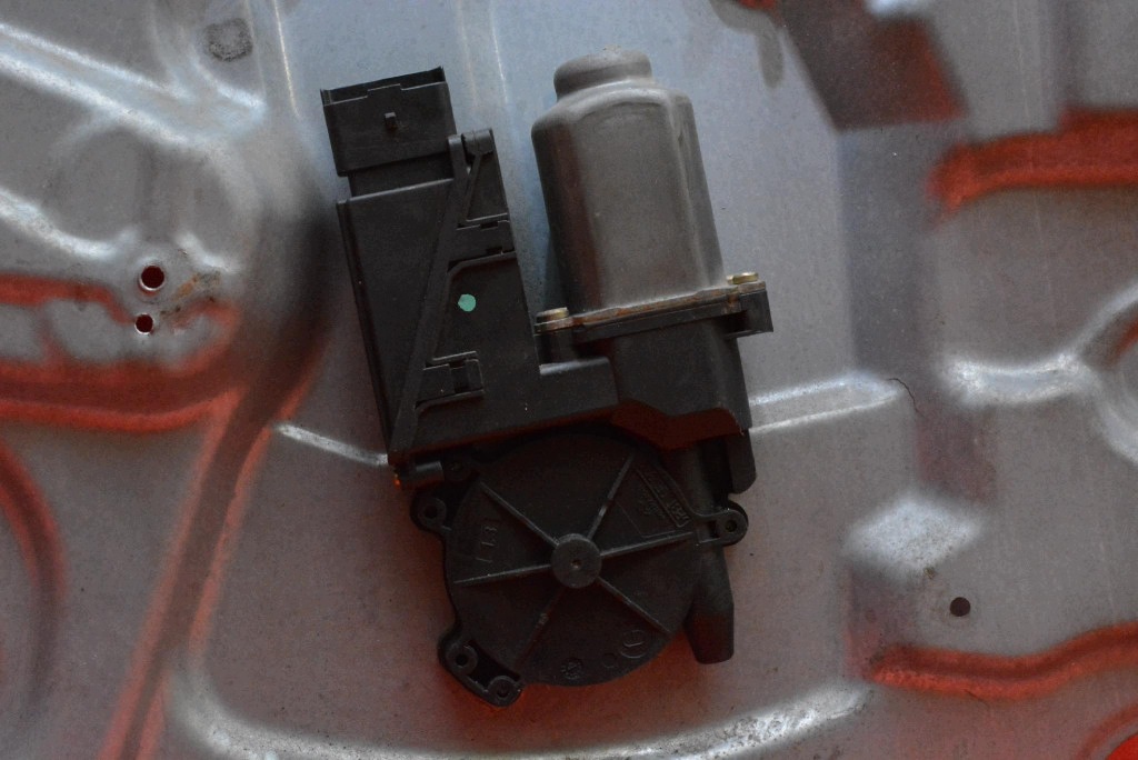 window regulator left front EU 80771AV611 NISSAN PRIMERA P12 01-08