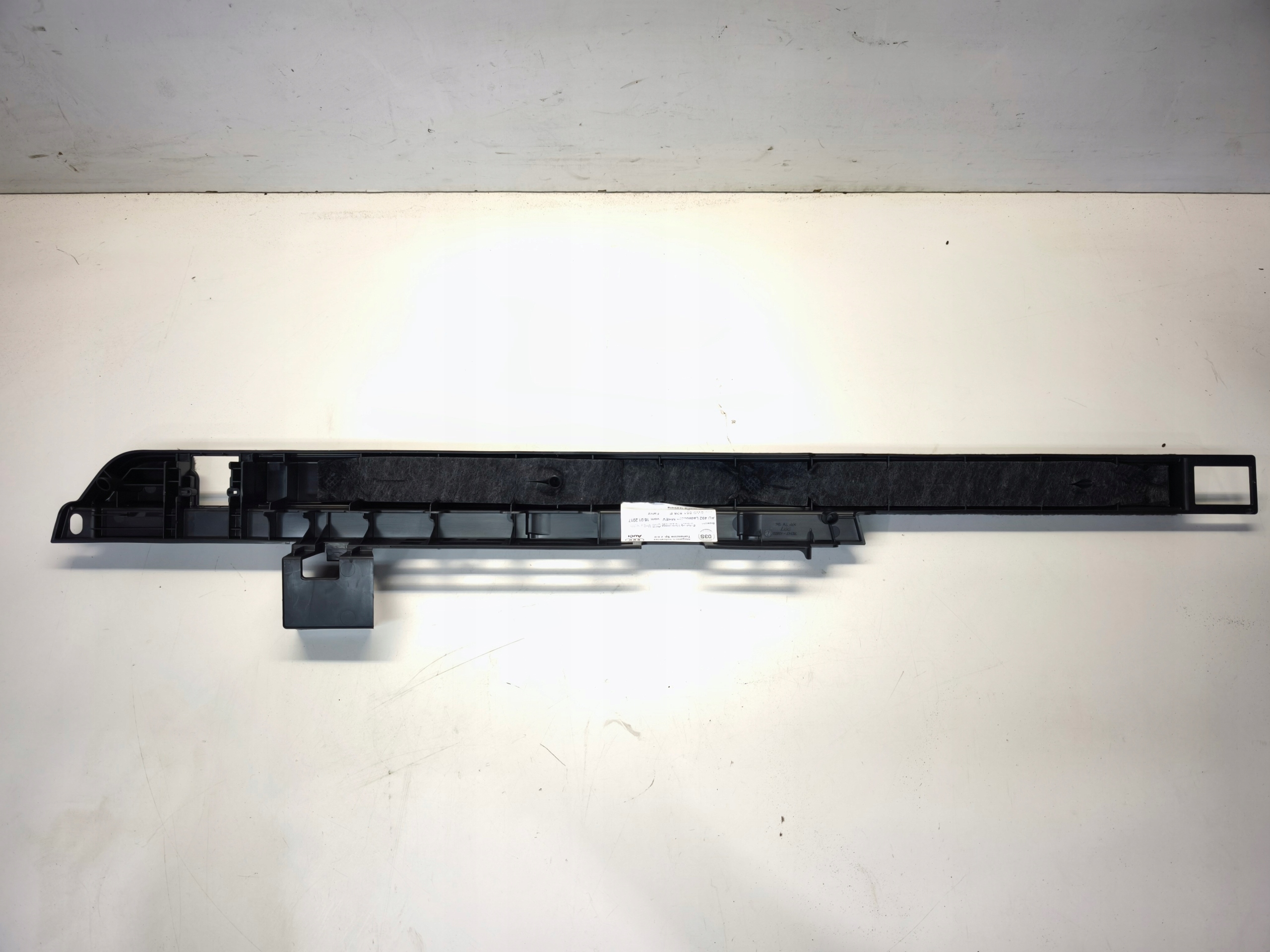 moulding boot right AUDI A4 B9 LIFT AVANT 8W9861828E