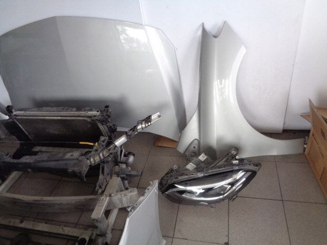 MASKA ZDERZAK BŁOTNIK LAMPA MERCEDES BENZ B-KLASA W246 LIFT KOLOR 761 Typ samochodu Samochody osobowe