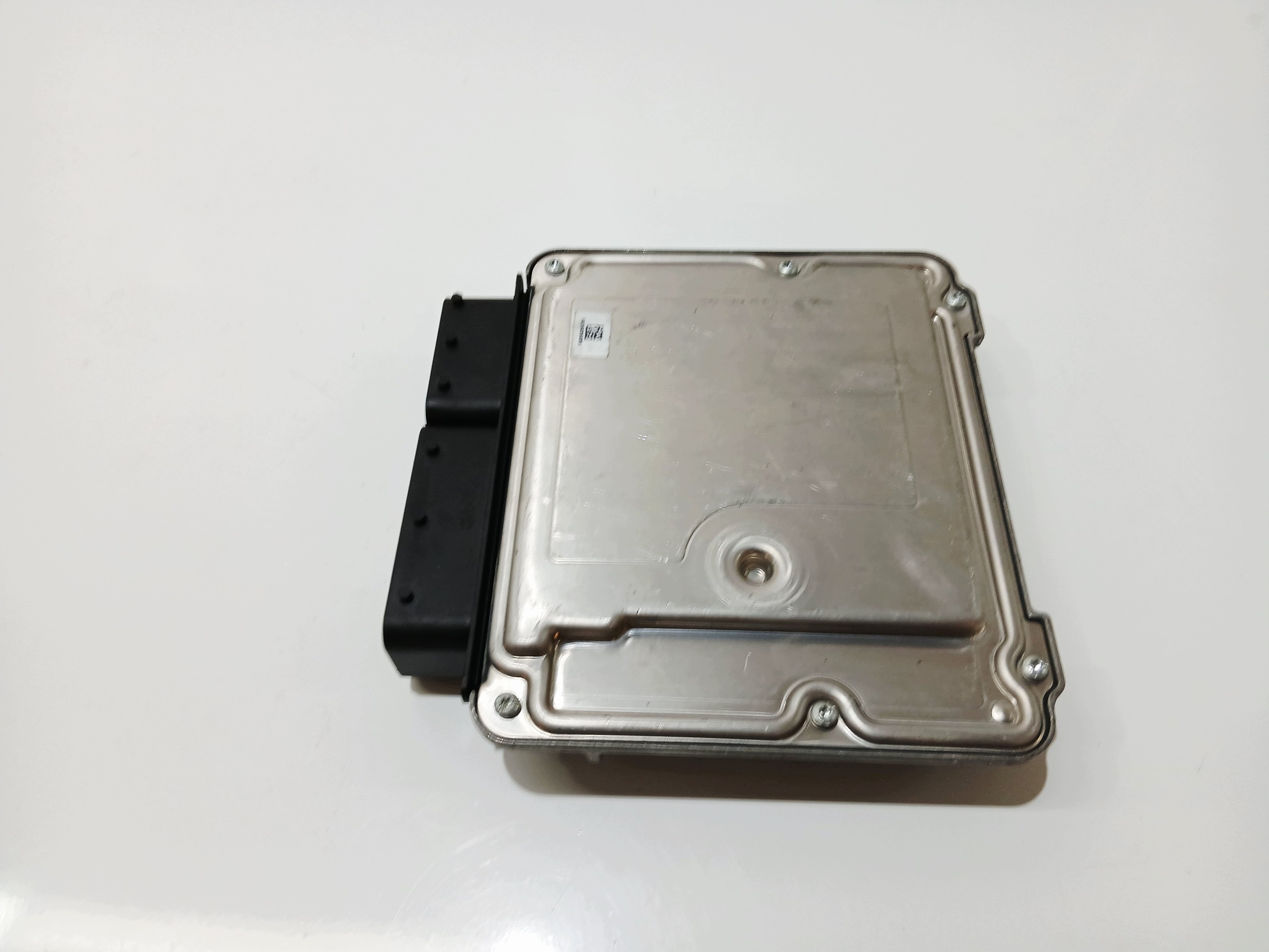 computer control unit of the engine BMW X1 E84 2.0D N47 8517604