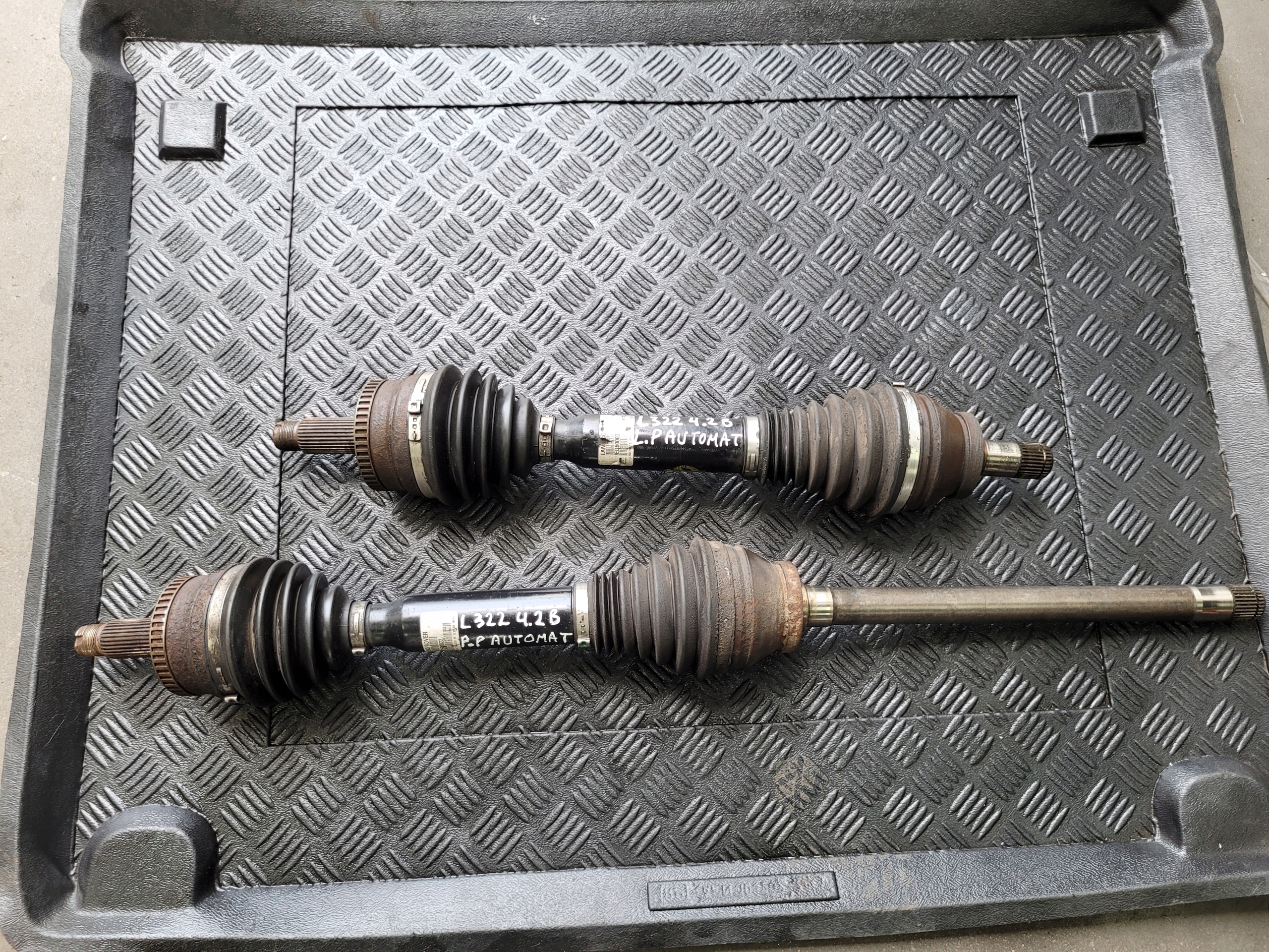 semi-axis front left right 4.2 RANGE ROVER III L322