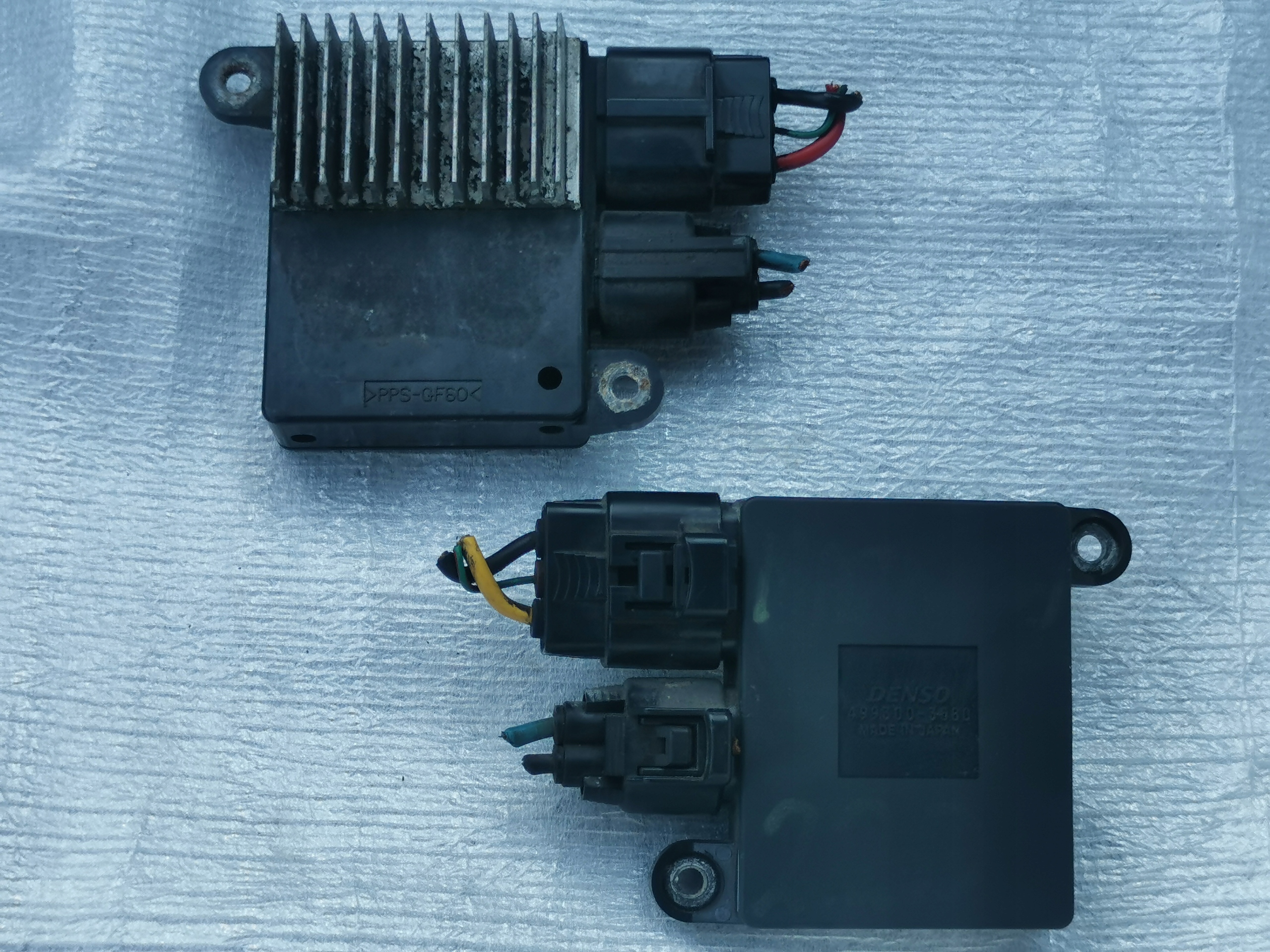 MODUŁ WENTYLATORA CHŁODNICY 499300-3580 MAZDA 6GJ