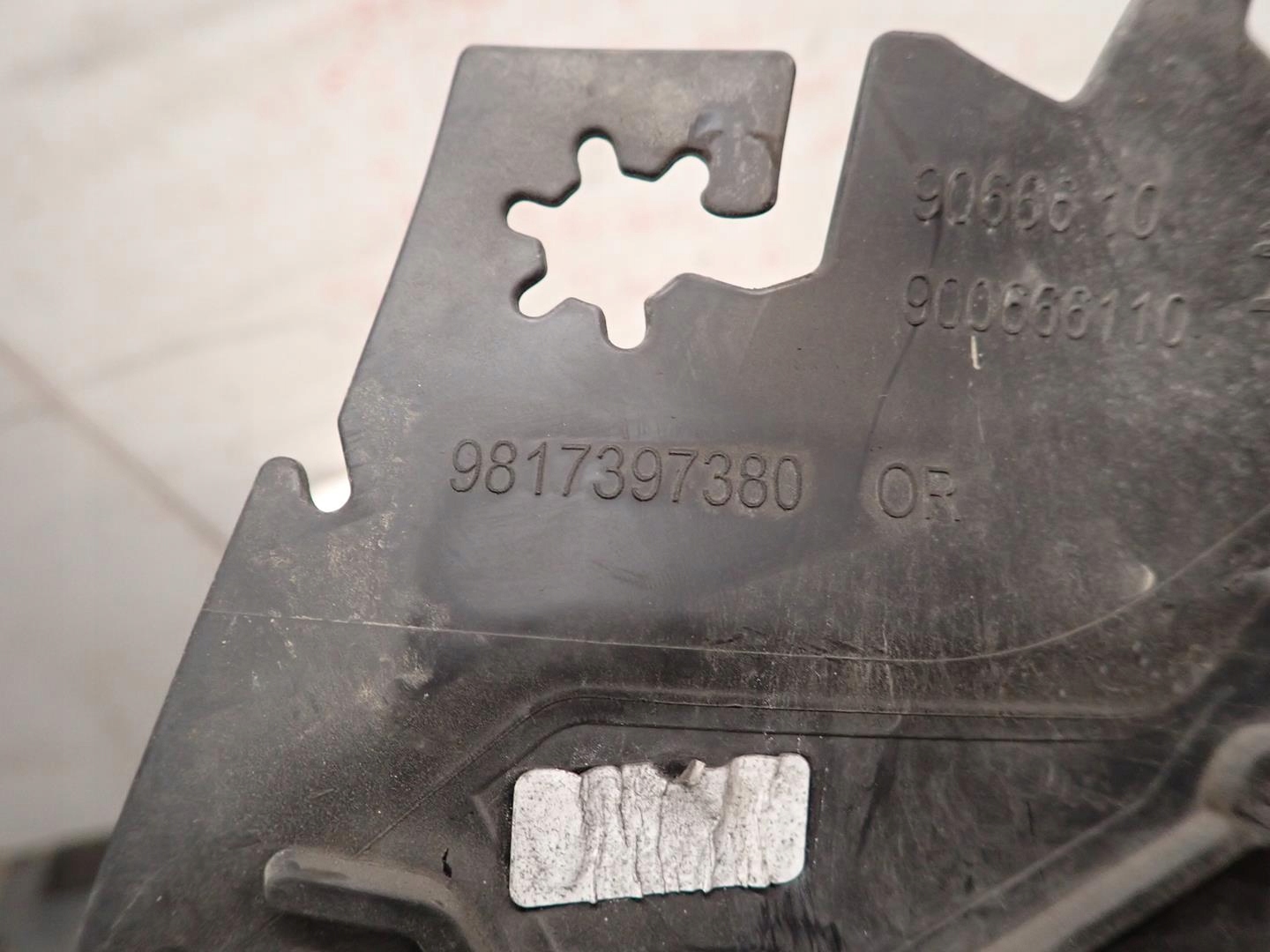 luftansaugkanal rechts BERLINGO IV RIFTER COMBO E 2018- 9817397380