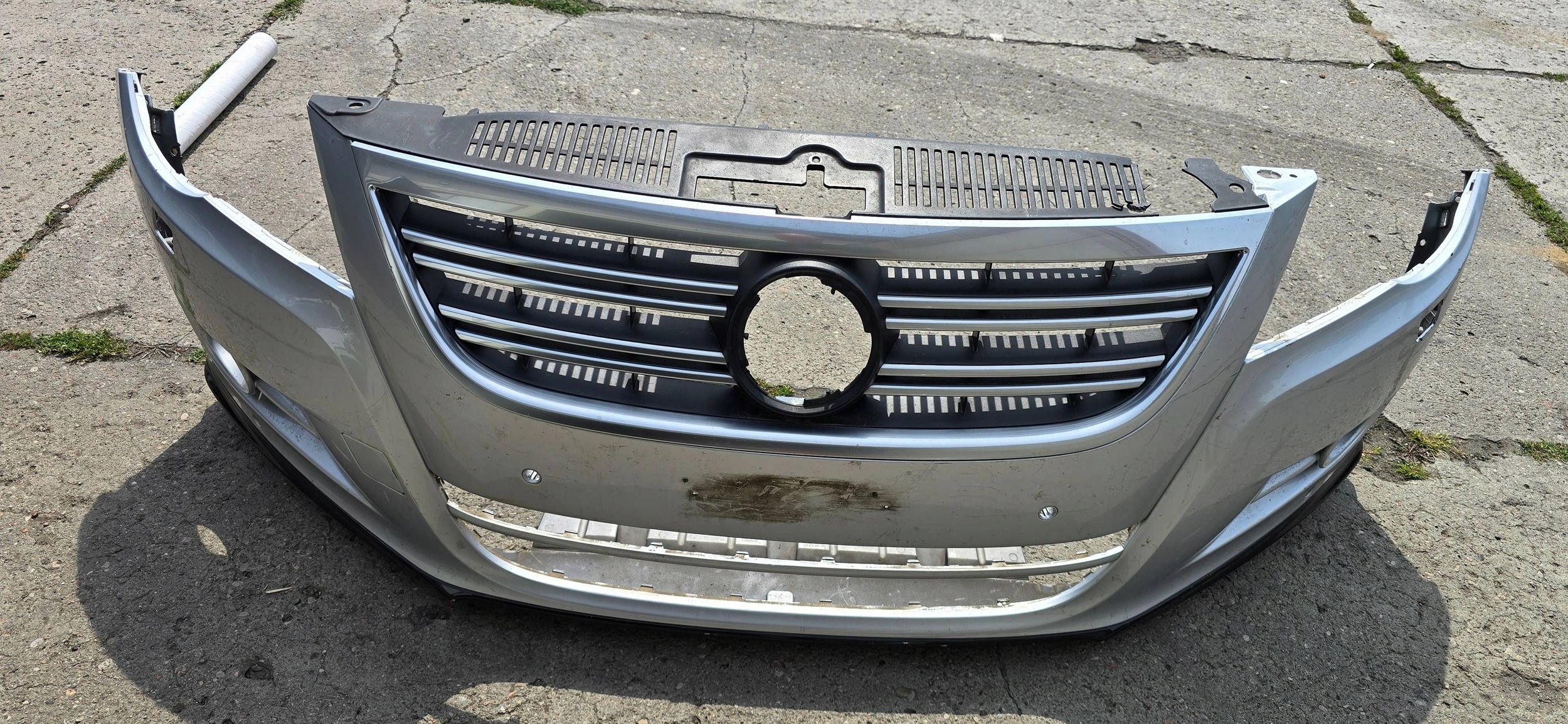 Volkswagen Tiguan vorne Frontstoßstange