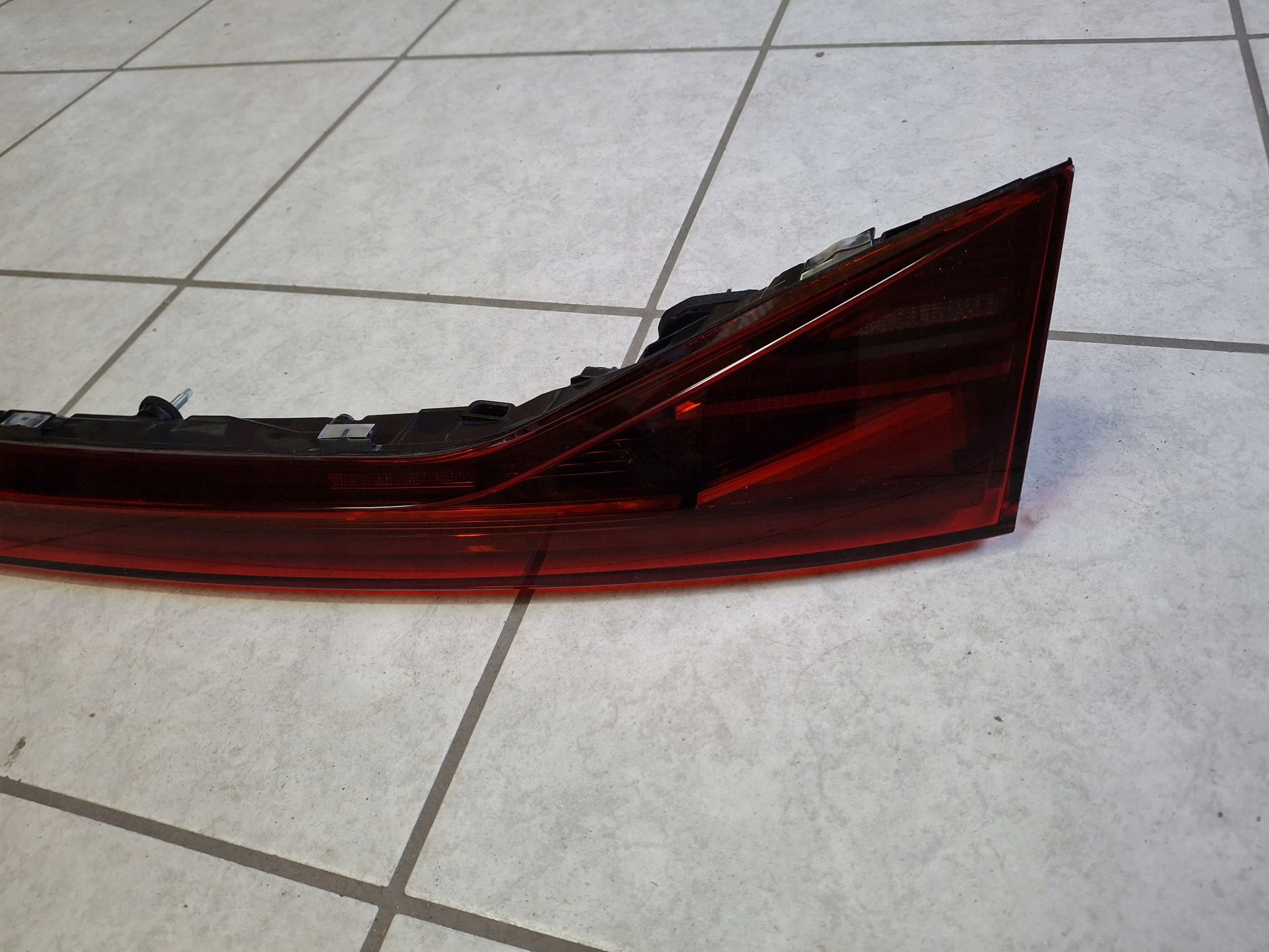 cap for the bonnet light LED CUPRA FORMENTOR VZ LIFT 2023R->