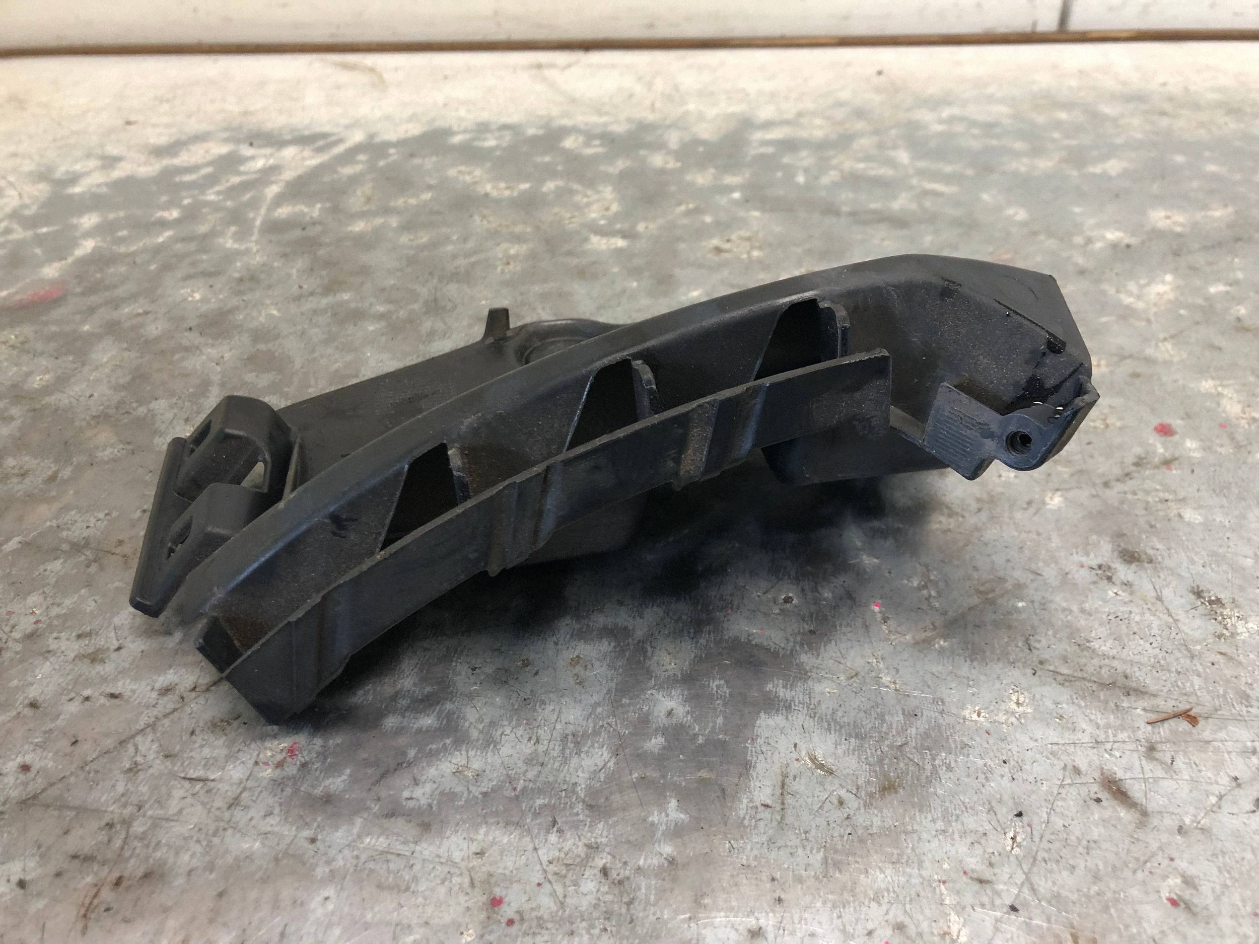 bumper bracket right rear part AUDI A3 8P LIFT 5d 8P4807394A