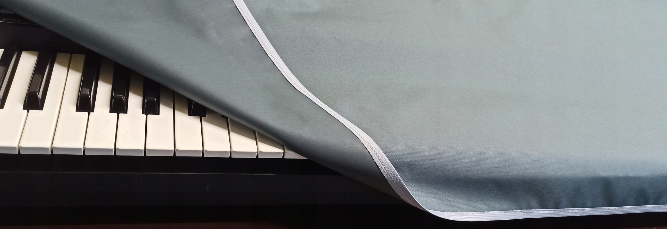 

Yamaha DGX-670 narzuta pokrowiec pianino cyfrowe