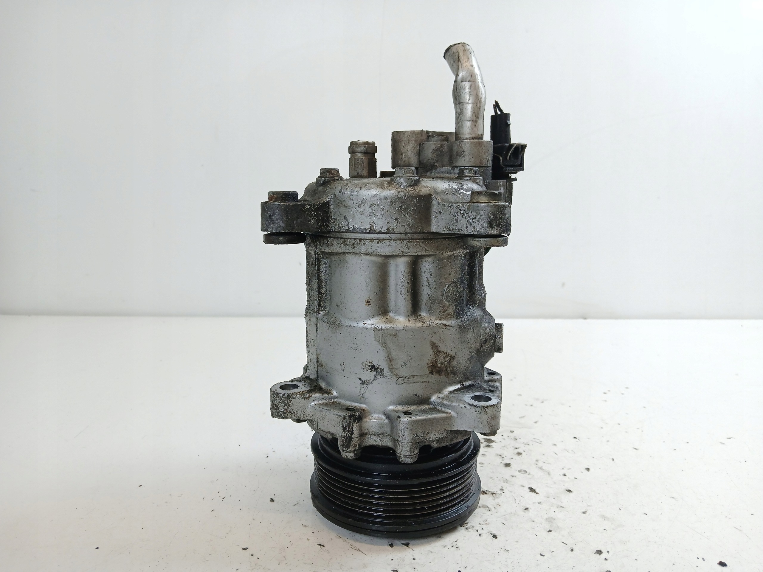 VW POLO III 6N compressor; air conditioning compressor 6N0820803C