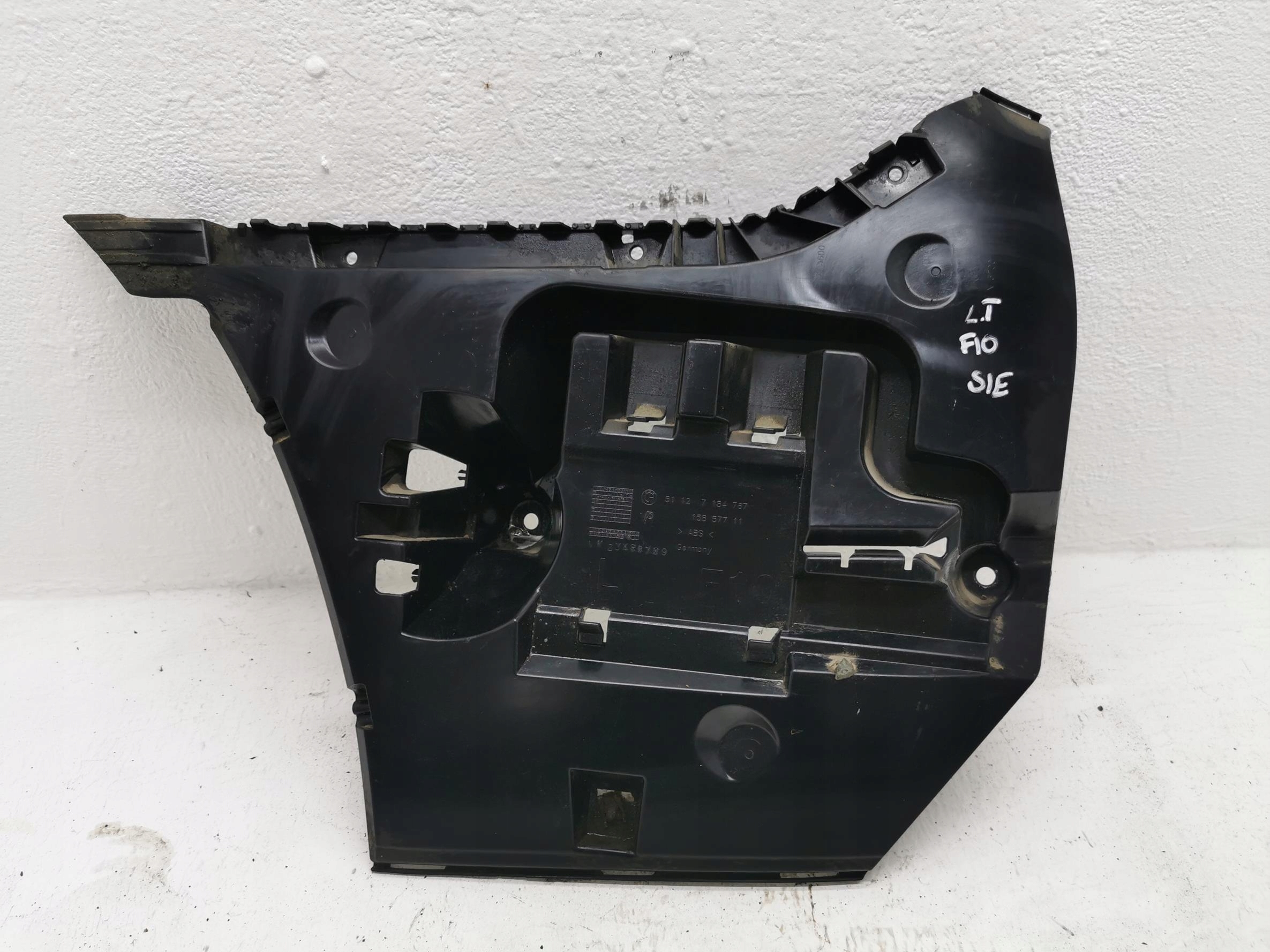bumper bracket left rear part BMW SERIA 5 F10 7184767