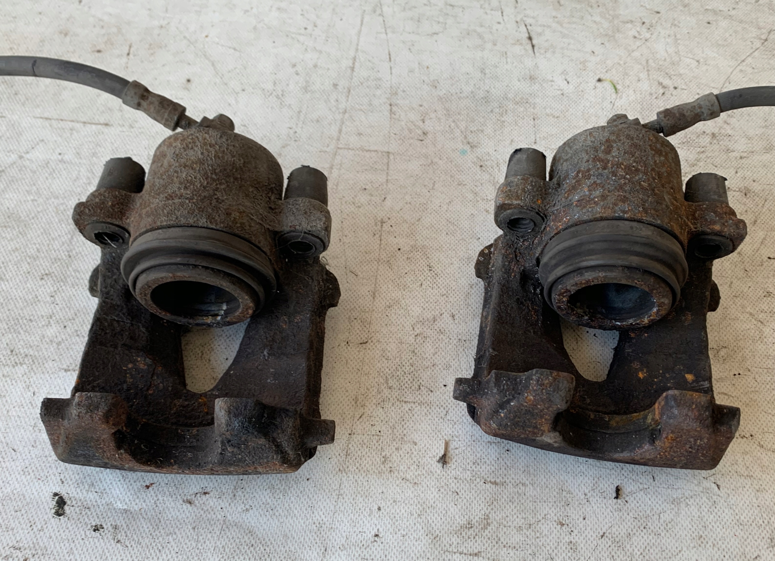 caliper brake front right left VW GOLF V KOMBI