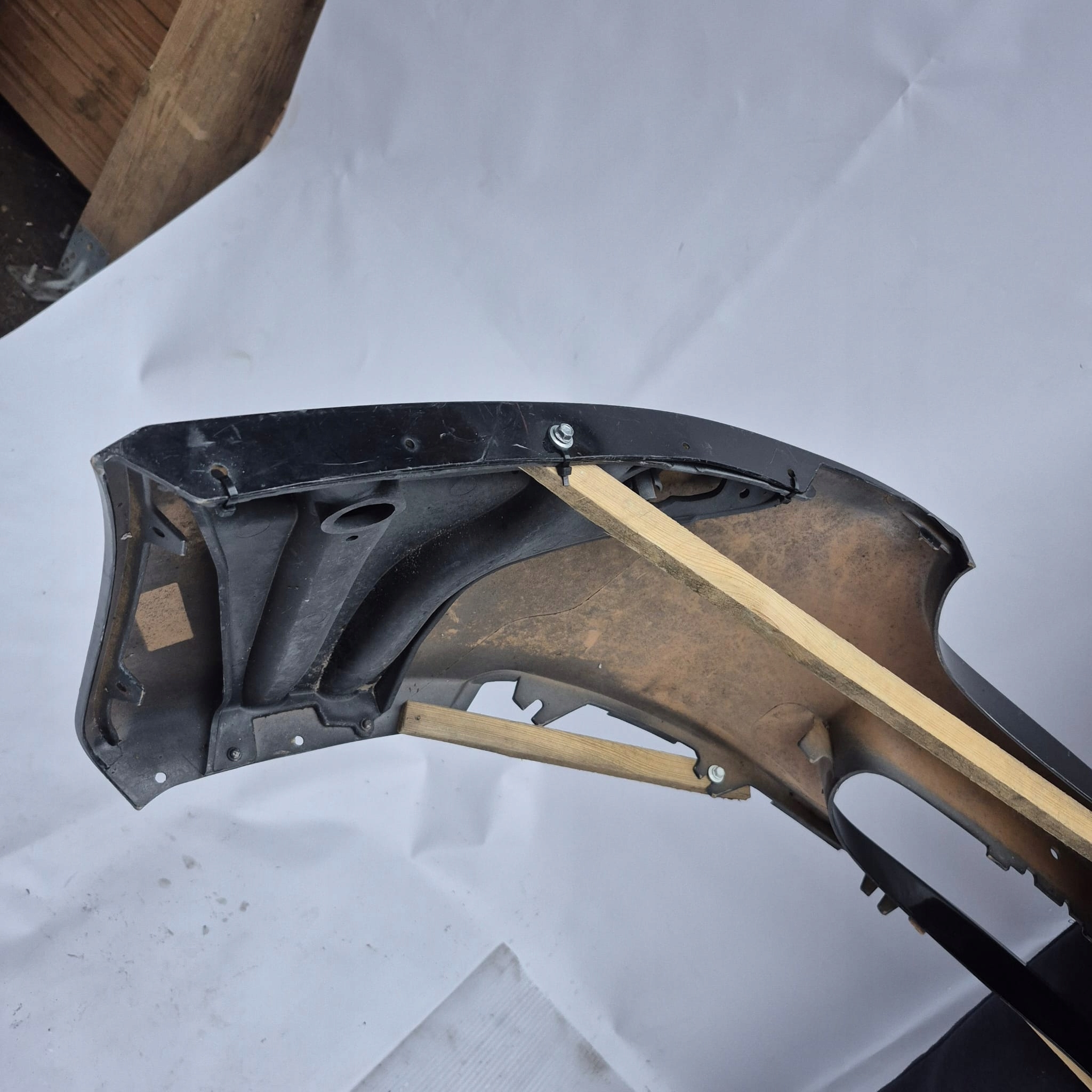ASTON MARTIN VANTAGE V8 05- bumper front front PDC