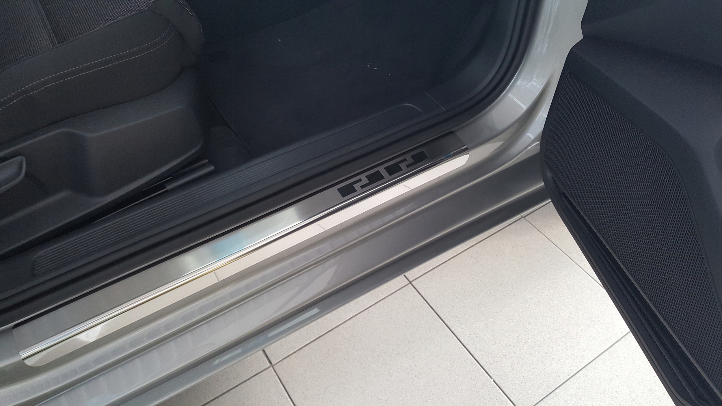 VOLKSWAGEN PASSAT B8 NAKLADKI LISTWY PROGOWE PROGI Manufacturer Alu frost