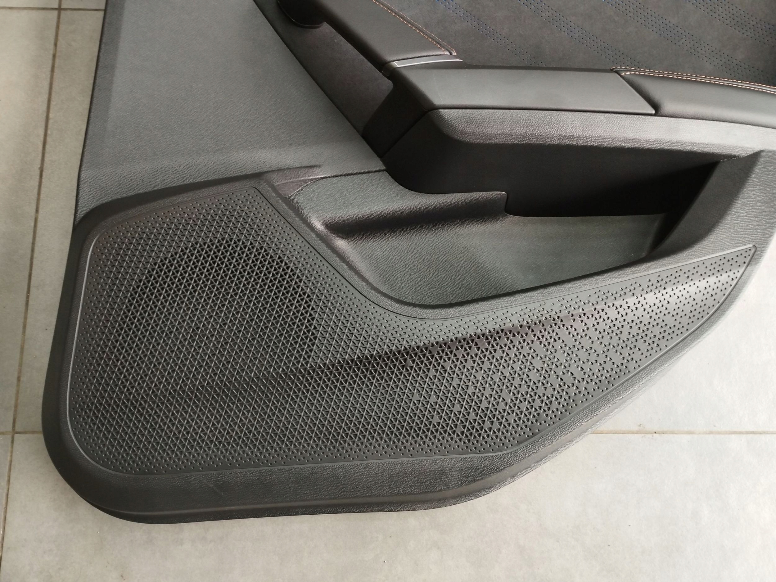 Cupra Formentor side right rear 5FF867212L