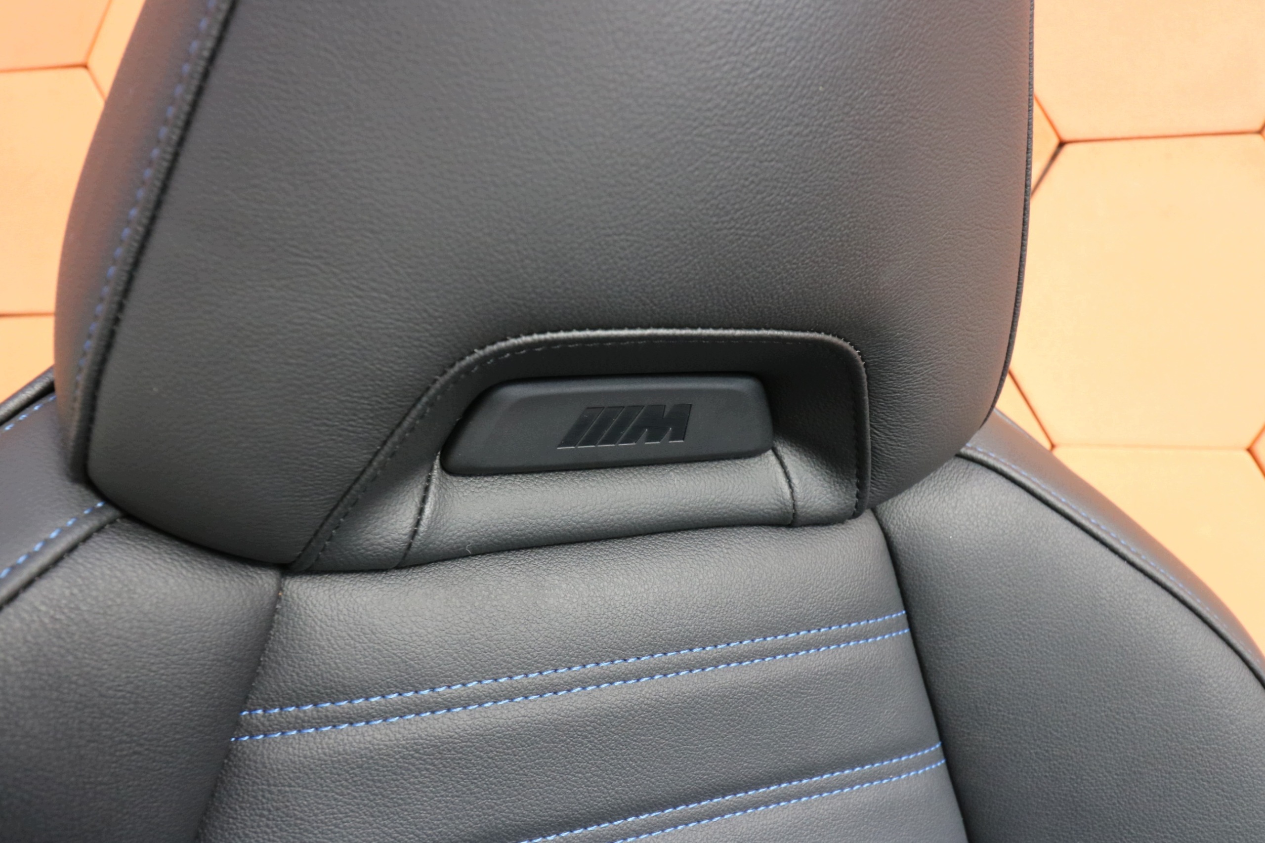 BMW 4' G26 inner seats m-packet heated PAMIEC H&K VERNASCA black,