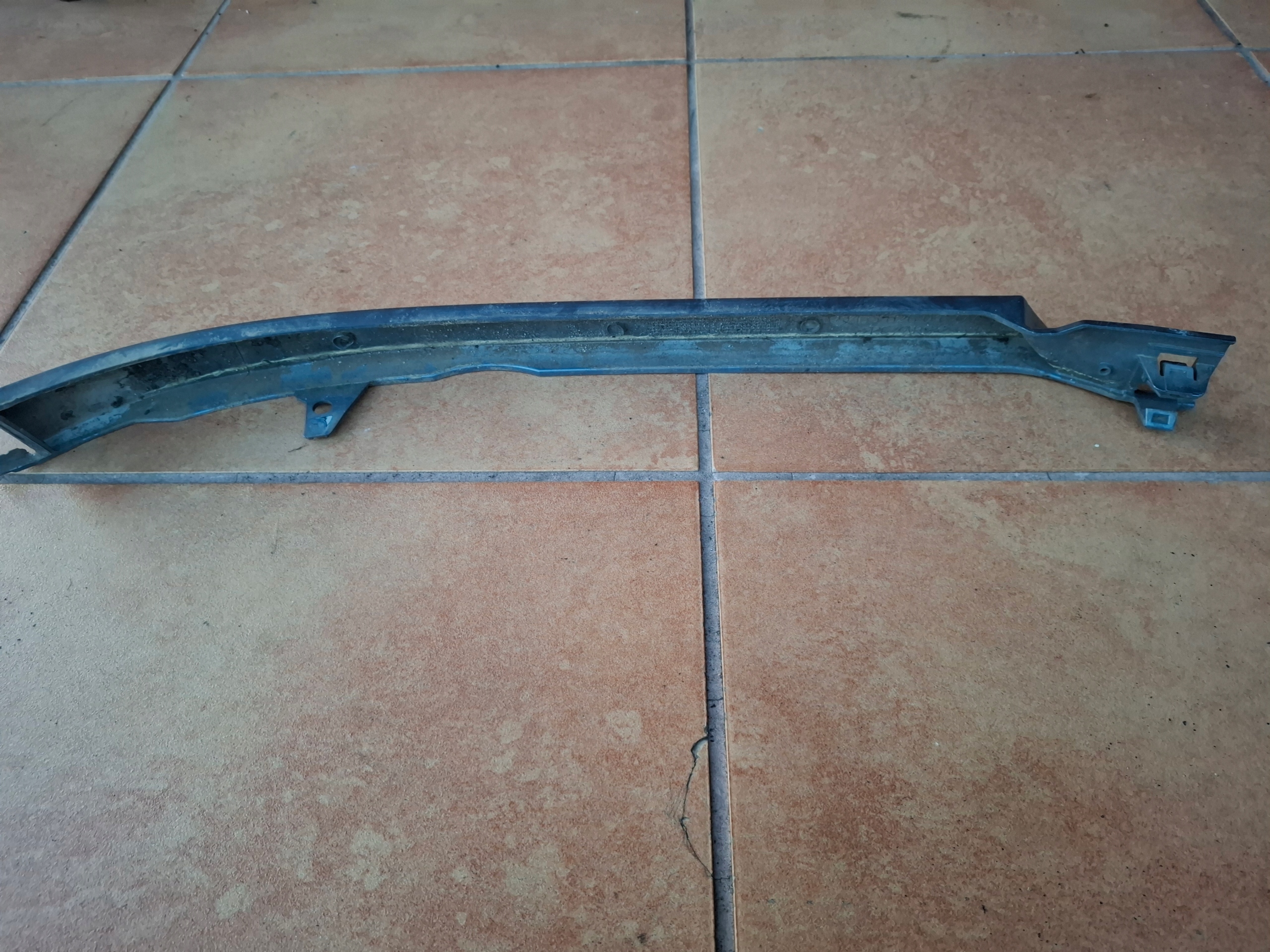 moulding below LAMPE left MERCEDES ML W163 1638260177