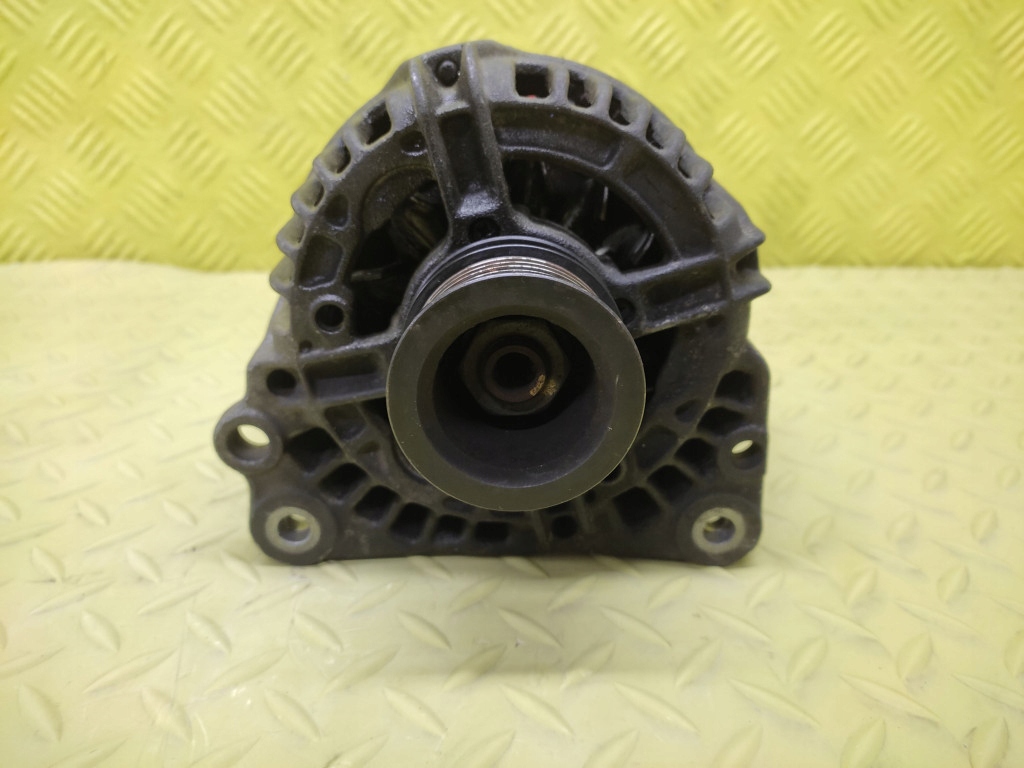 VW POLO III 1.0 alternator 0124315005