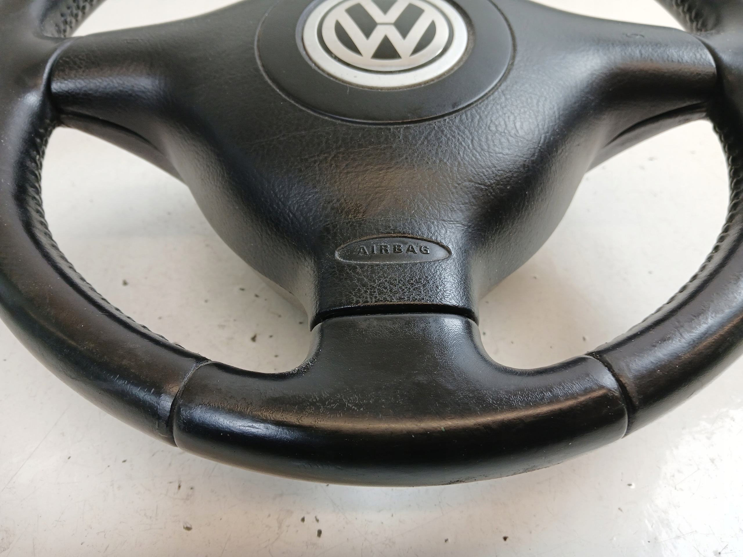 VW PASSAT B5 VW GOLF IV BORA steering wheel, leather leather DO trim