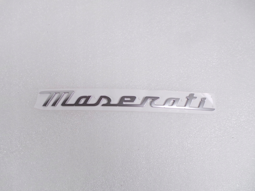 Logo nápis Zadná Strana Maserati MC20
