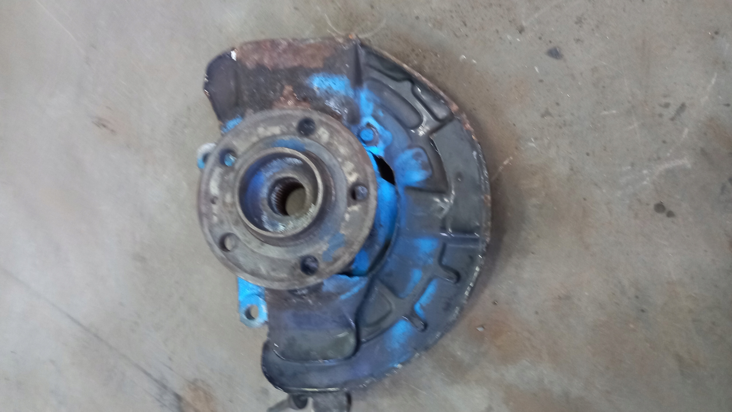 Передний правый кроссовер VOLVO V70