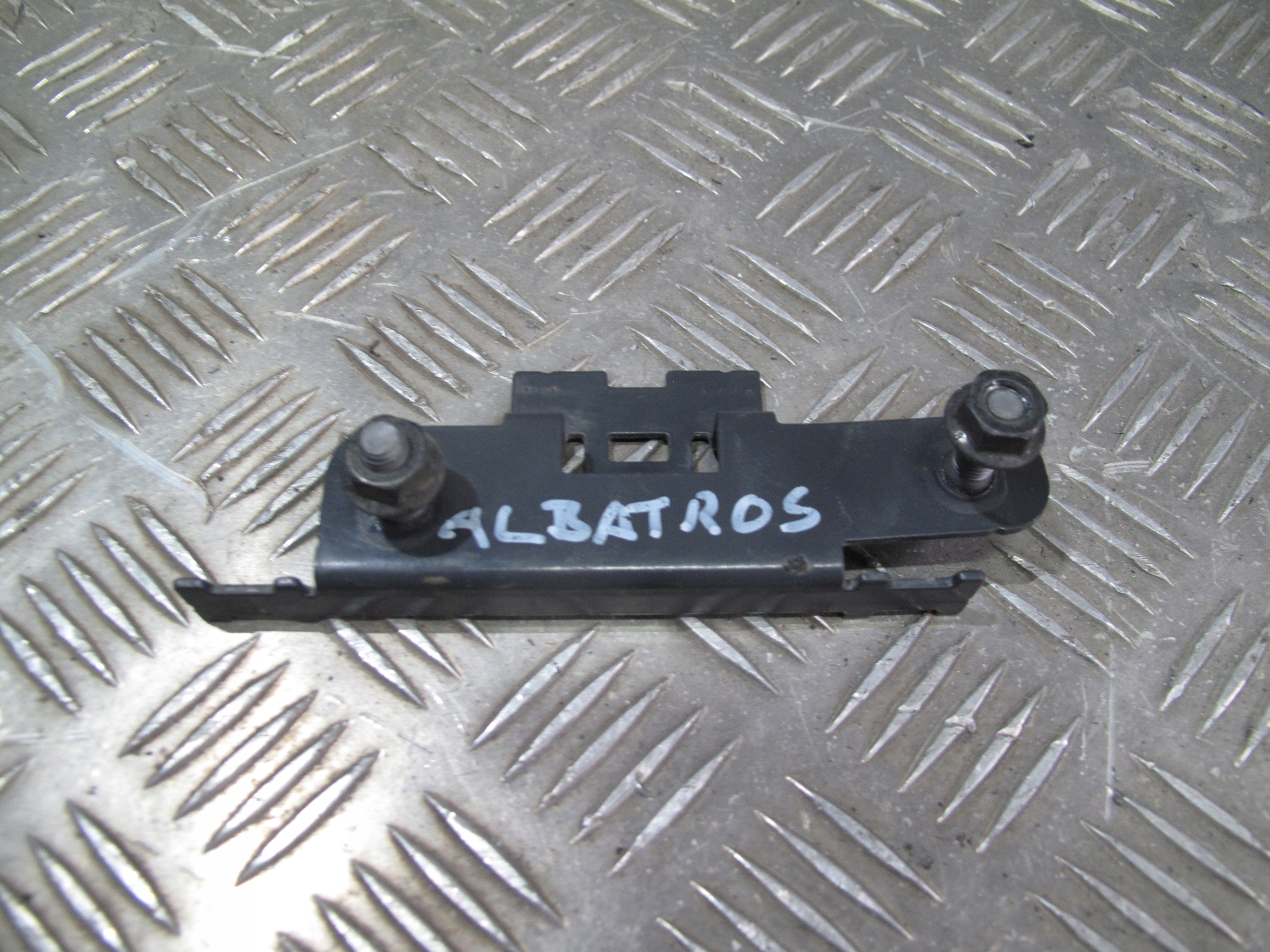 2357869 - КРЕПЛЕНИЕ КРОНШТЕЙН SCANIA R S КРОНШТЕЙН