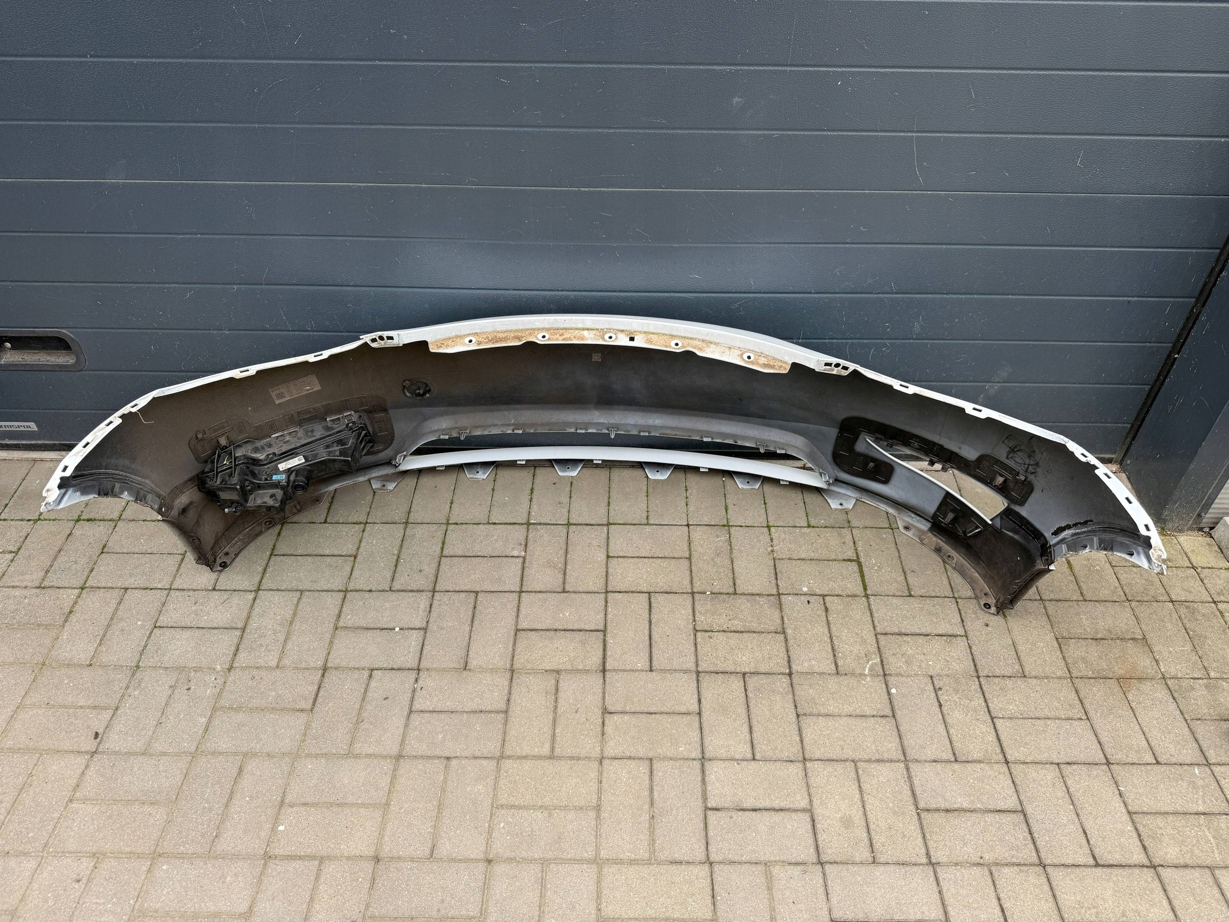 Tesla Model Y 20- bumper front front