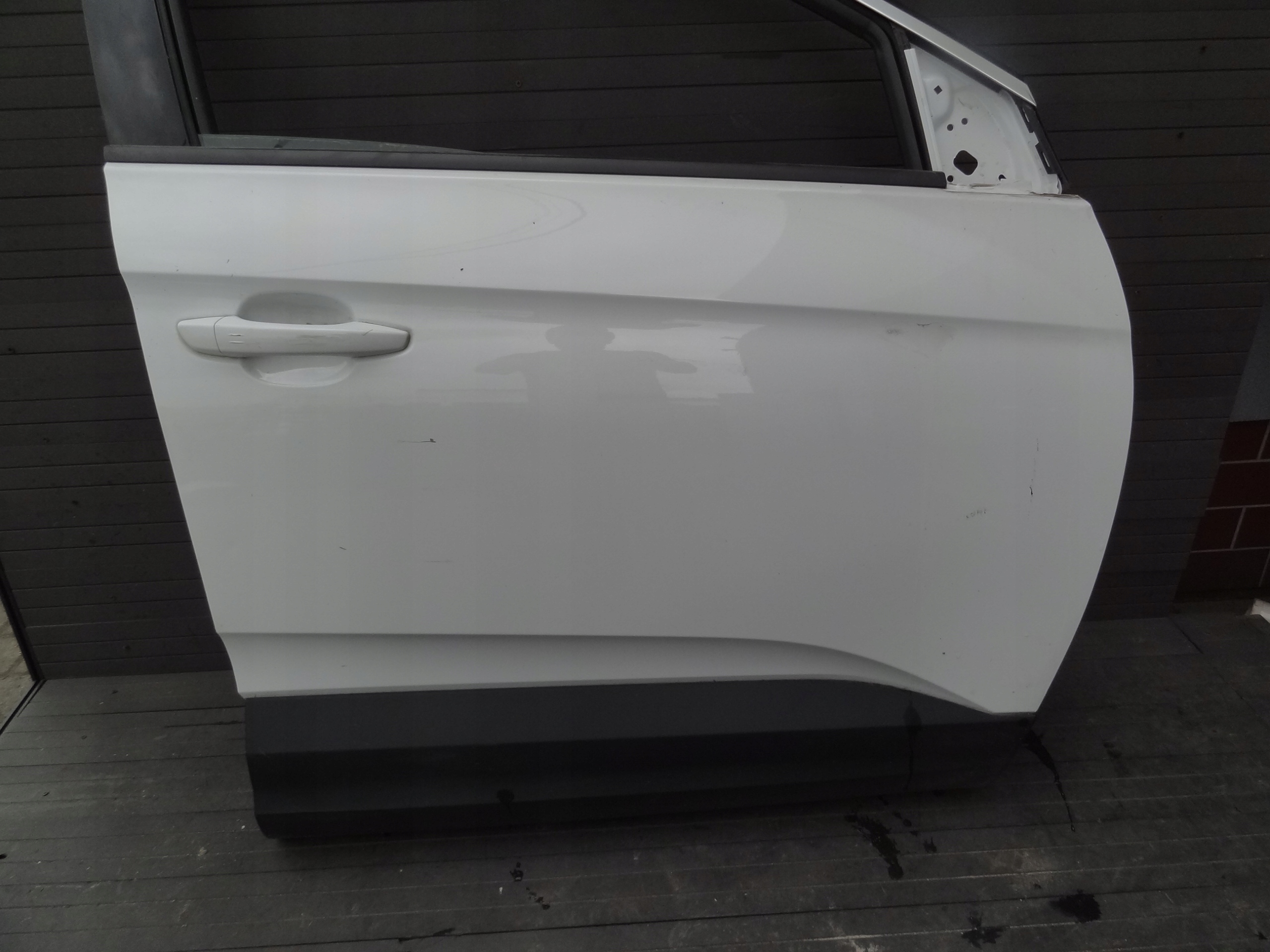 OPEL GRANDLAND X 21 DRZWI PRZEDNIE PRAWE KOMPLETNE Strona zabudowy tył - prawa