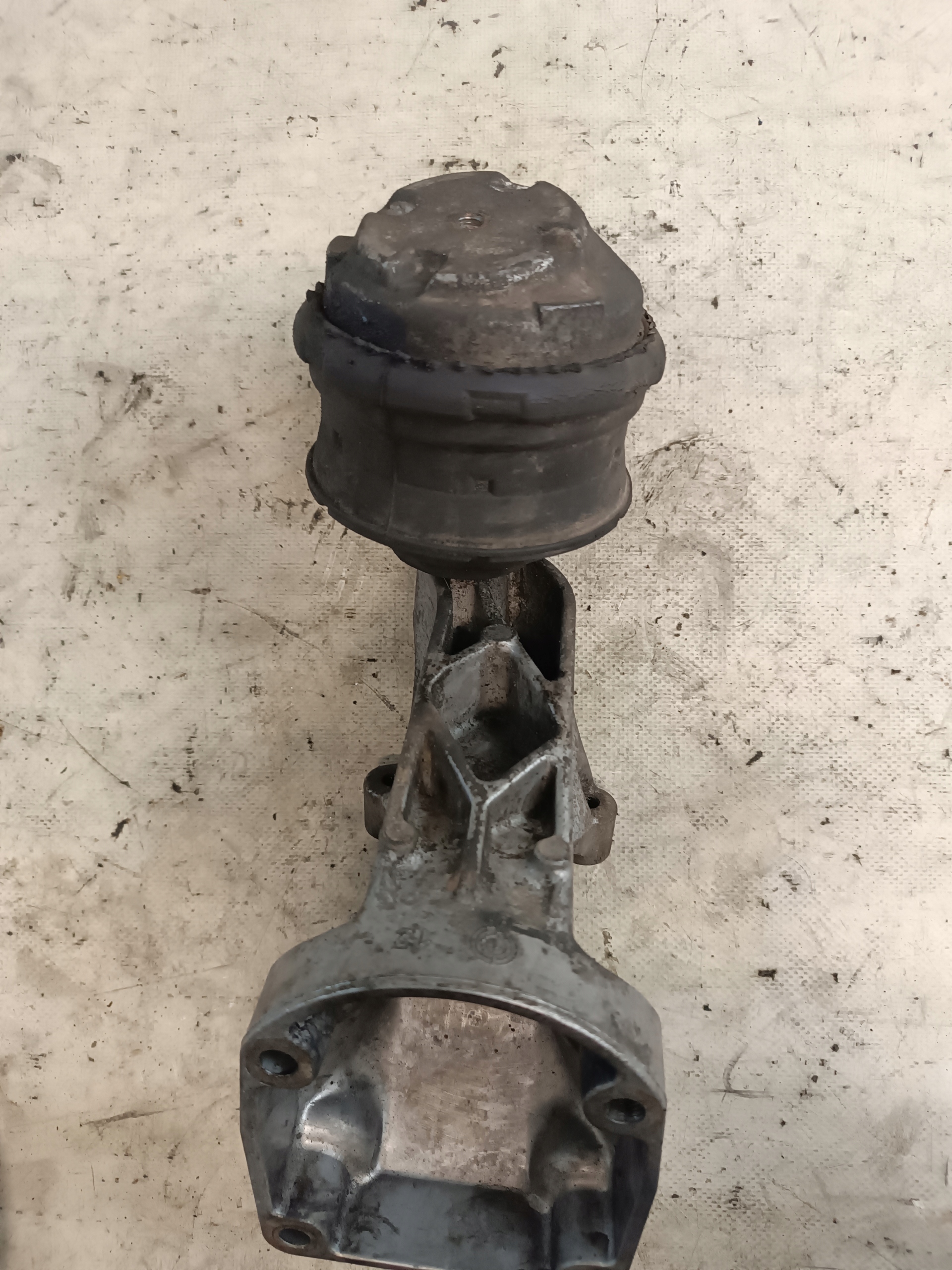 engine mount MERCEDES W203 2.2 CDI A6112230704