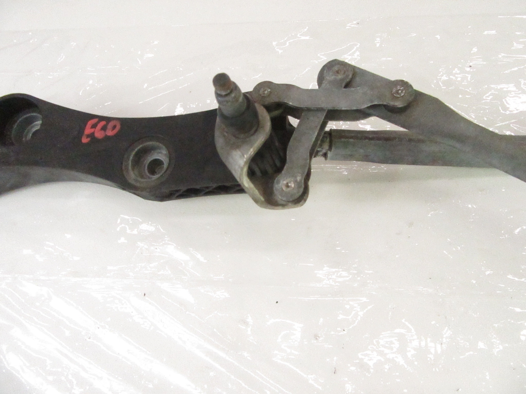 mechanismus stěračů předek BMW e60 e61 e63 e64 EUROPA