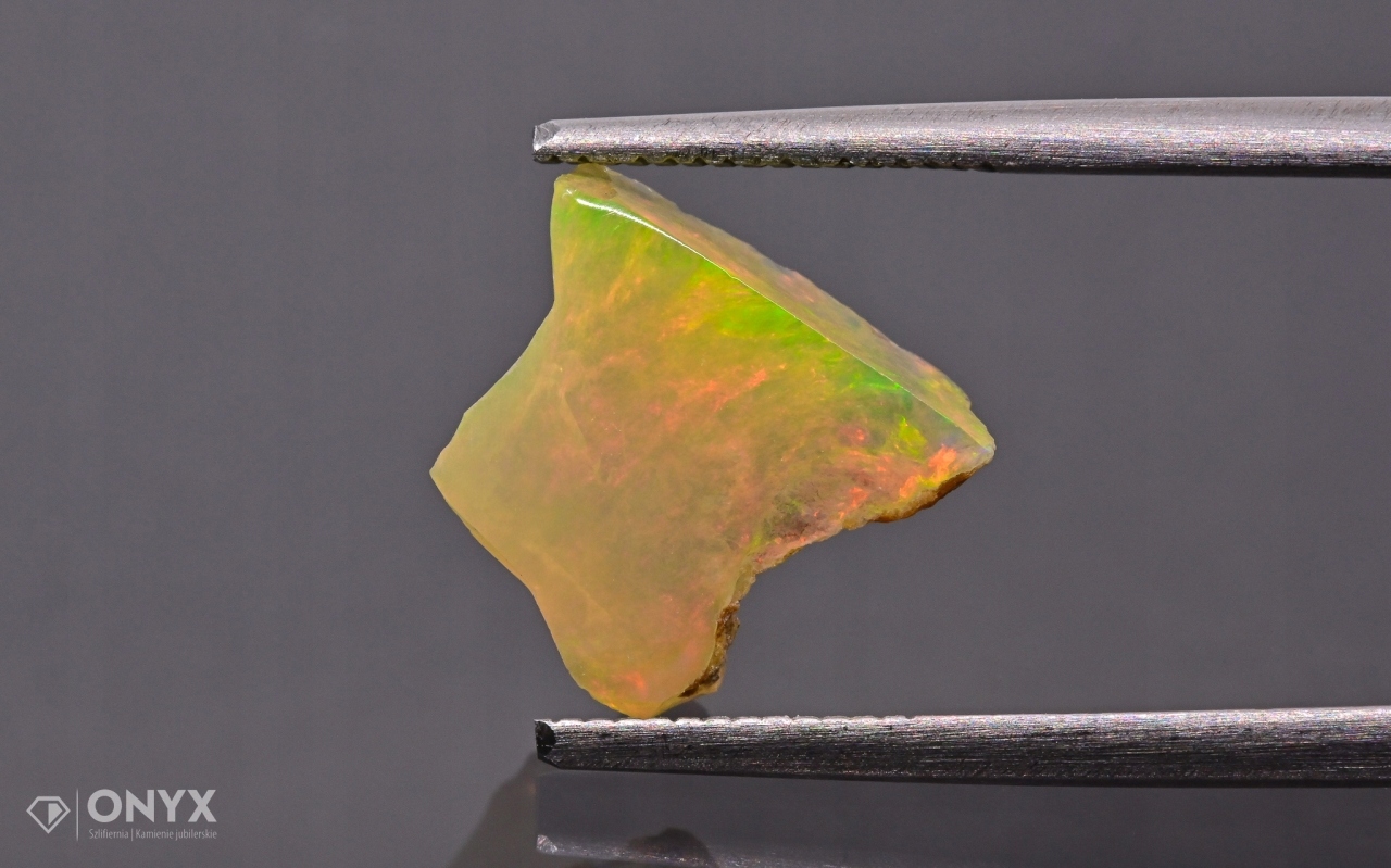 Opal z Etiopie hrudky 10,5x9,5 mm