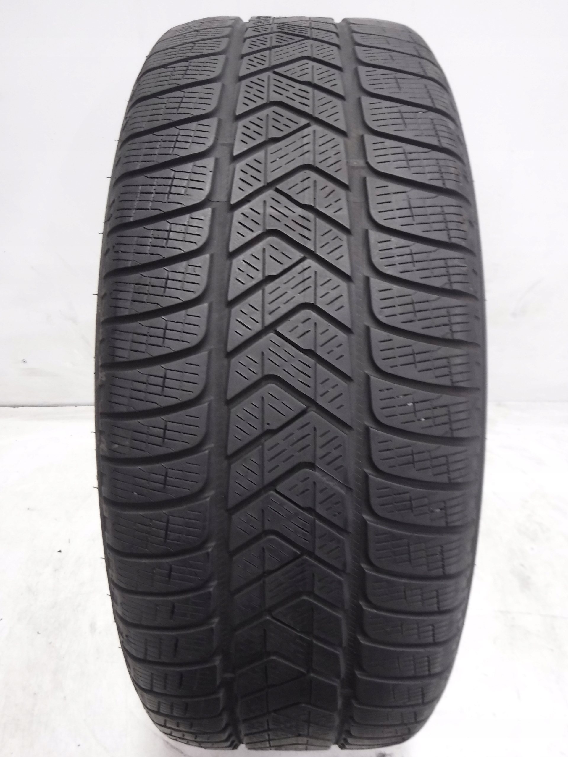 OPONA PIRELLI SCORPION WINTER 235/60/18 103H Sezon zimowe