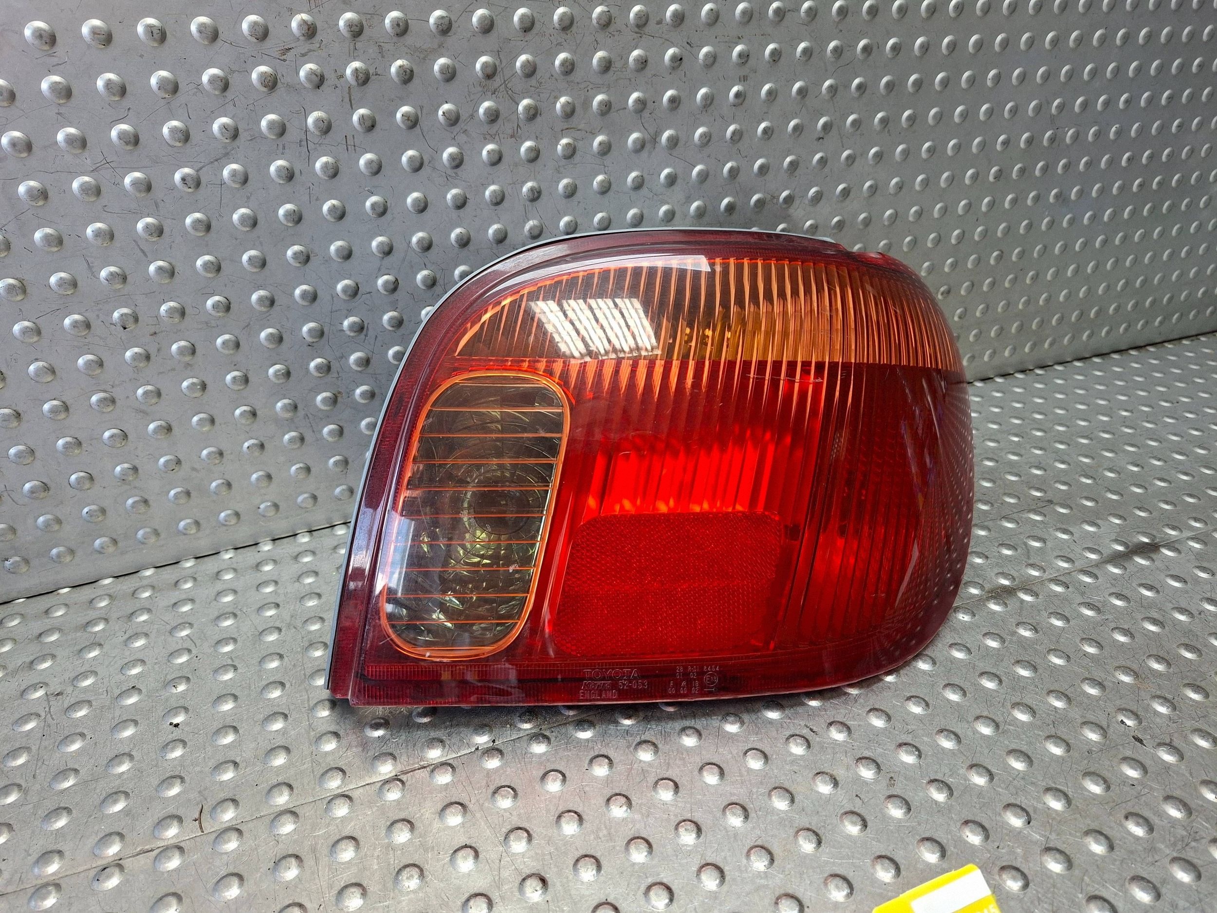 light rear part left TOYOTA YARIS and LIFT 03-06 EU