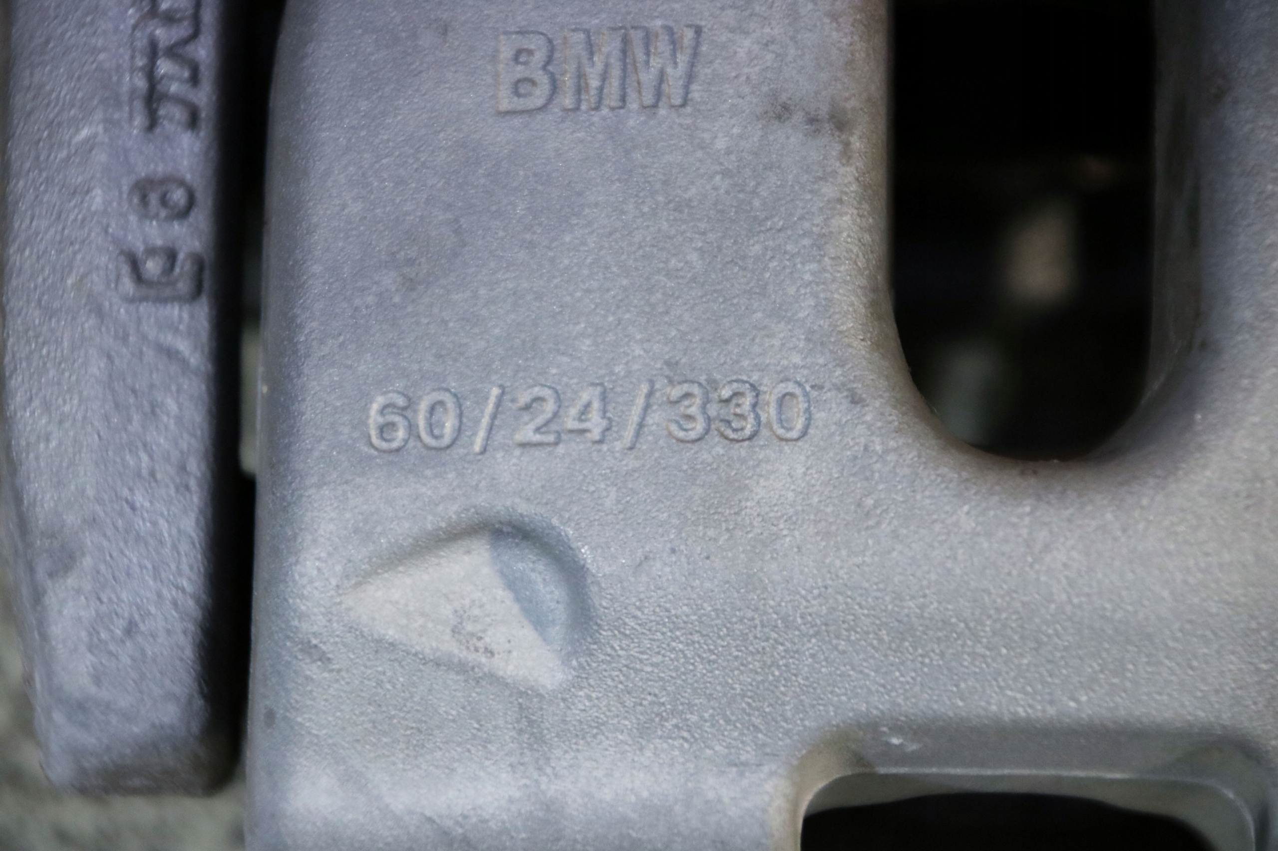 BMW X3 G01 caliper brake left front front 60/24/330 9 km !!!