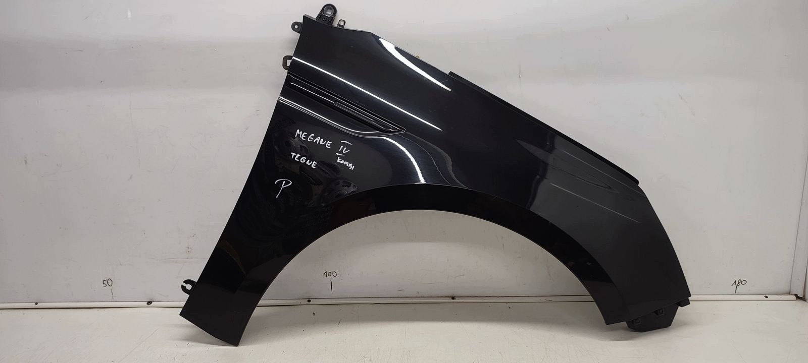 fender right front front Renault Megane IV kombi TEGNE
