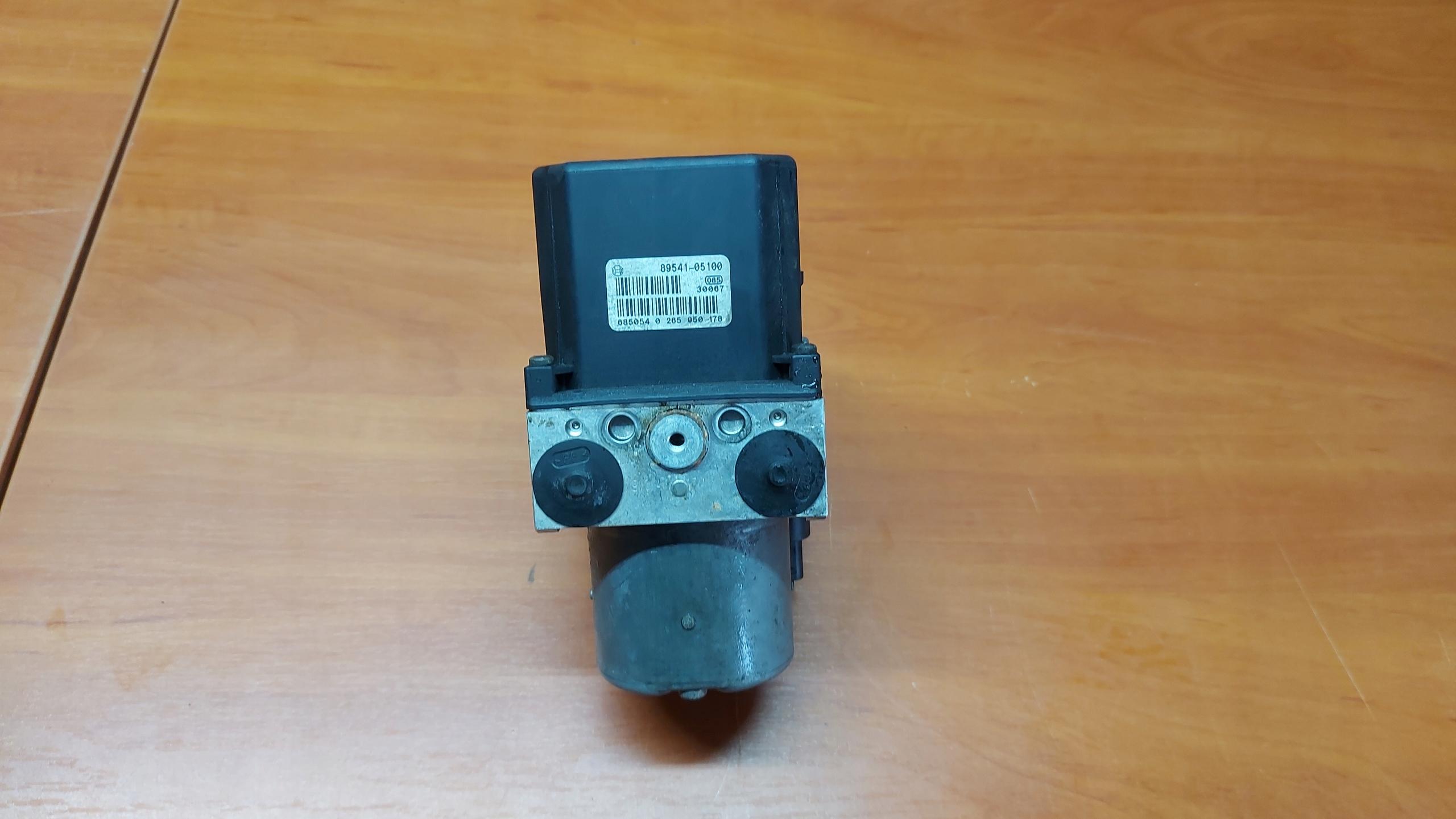 Servofreno ABS TOYOTA AVENSIS T25 03