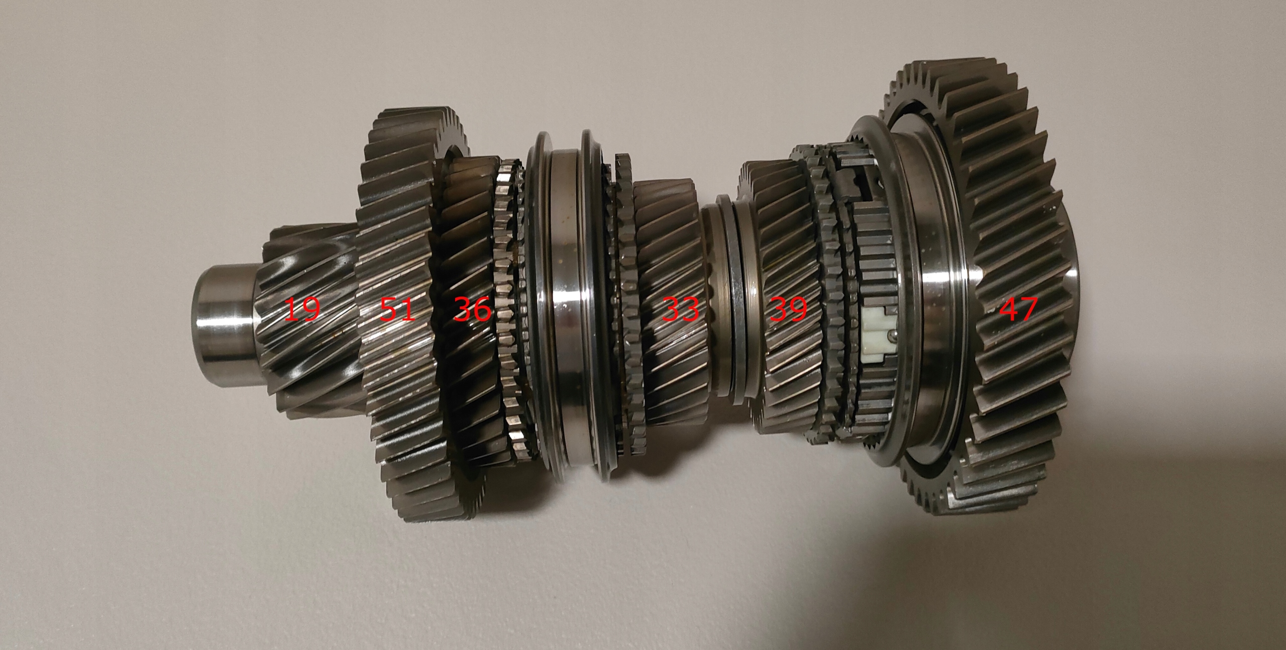 Wałek pośredni skrzyni biegów 6DCT 250