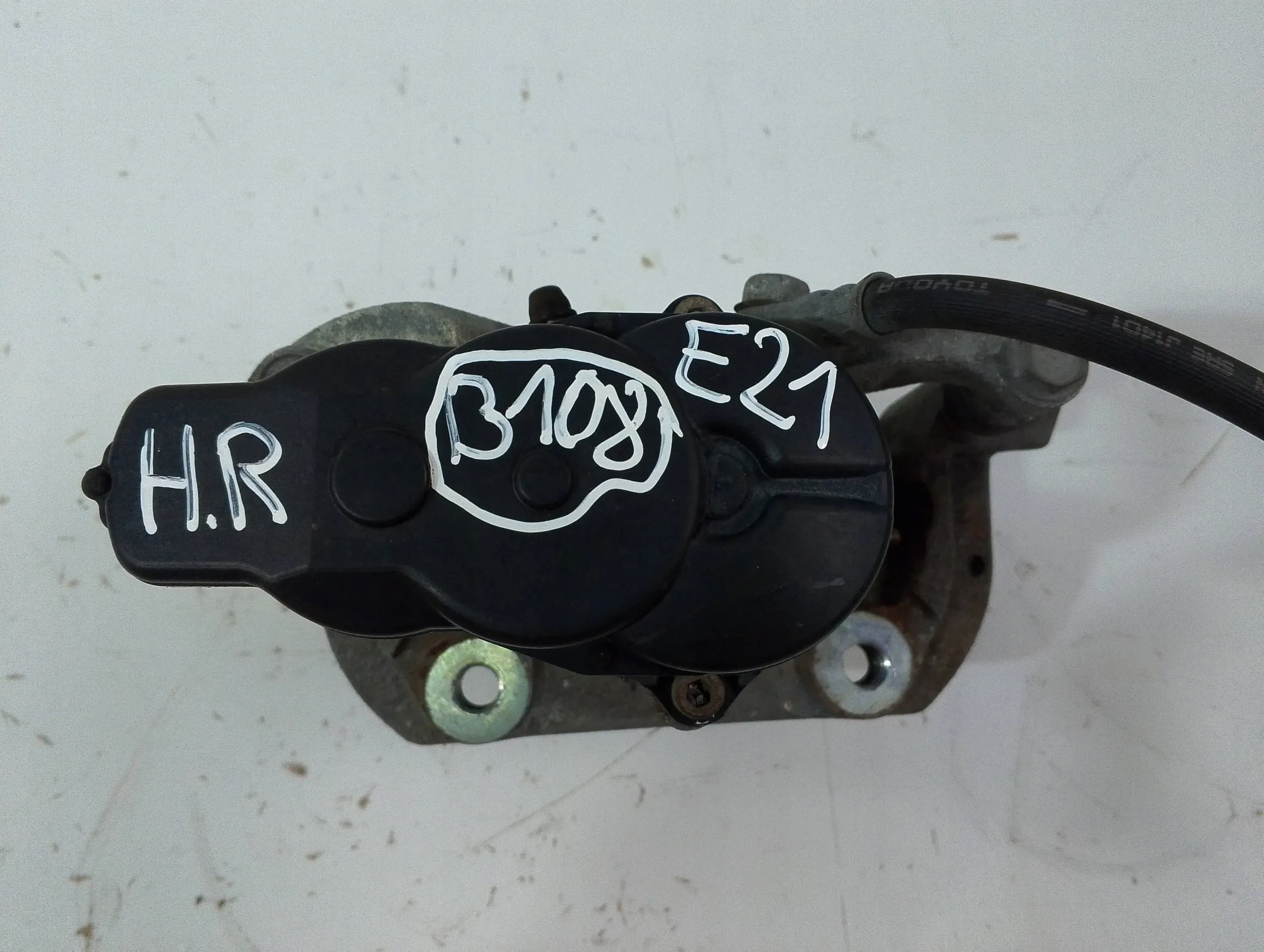 Toyota Corolla E21 caliper brake right rear (B108)