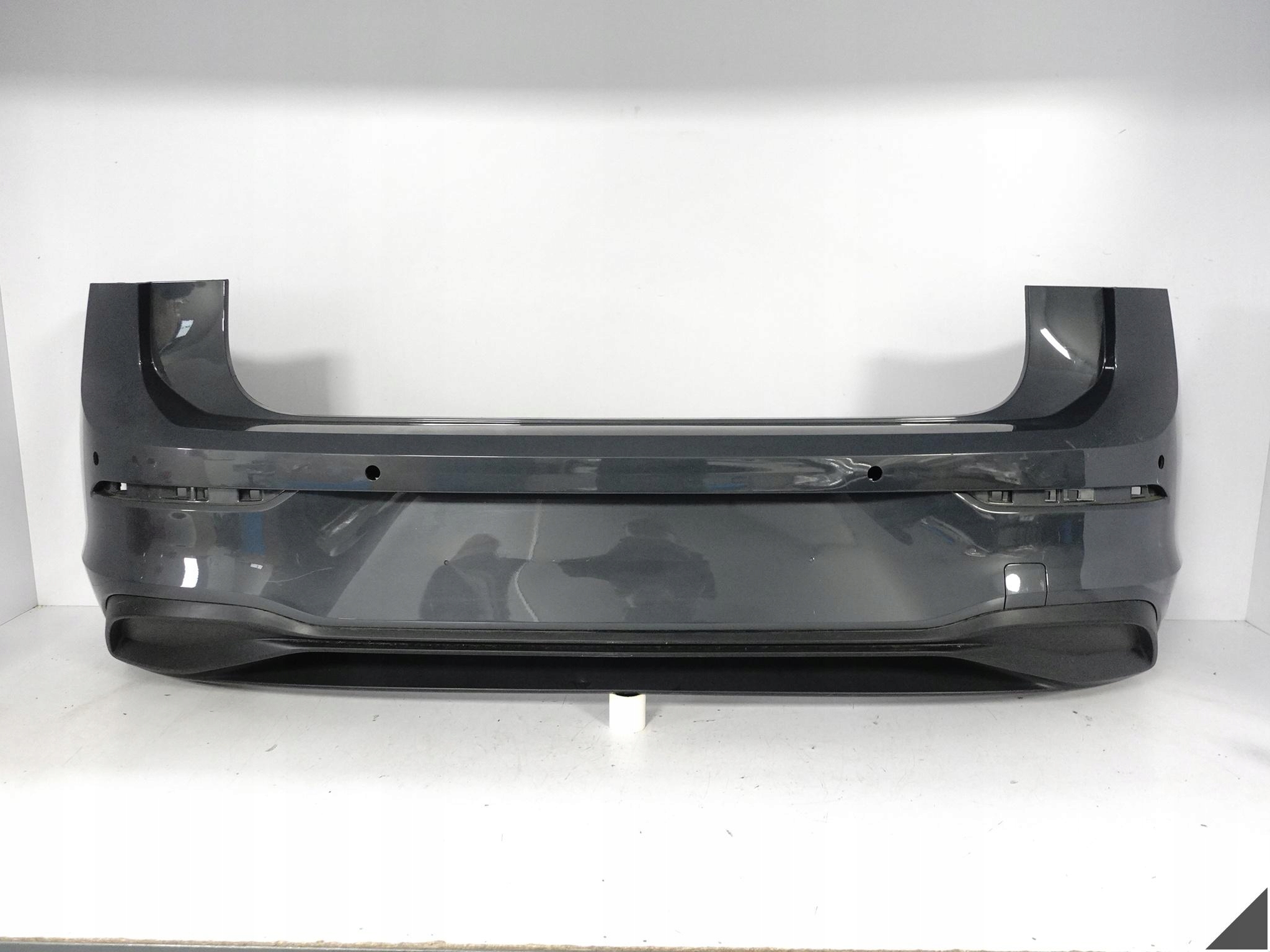 VW GOLF 8 VIII 5H6 HATCHBACK / HB 19- lökhárító BUMPER + SPOILER hátsó (4xPDC)