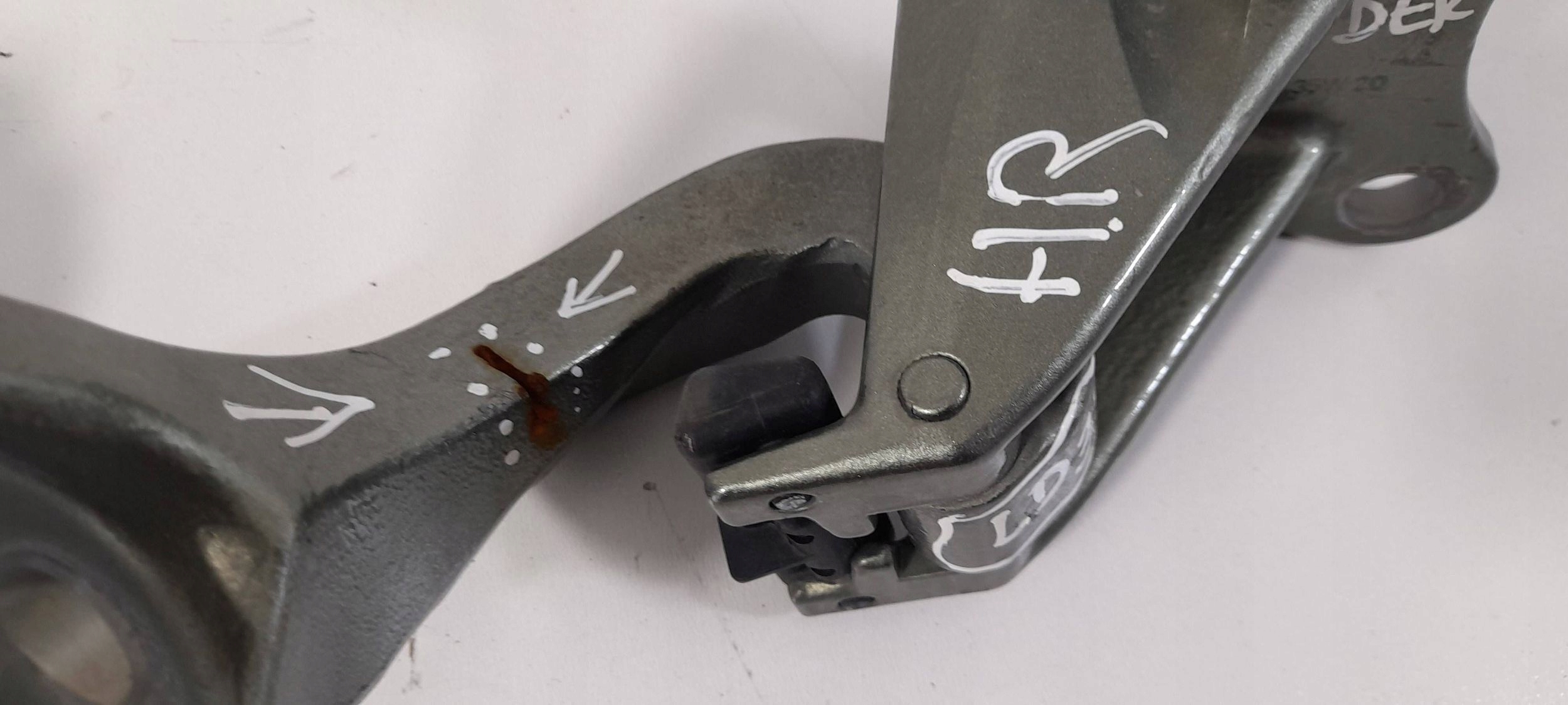 Land Rover Defender L663 hinges bonnet boot (LD35)