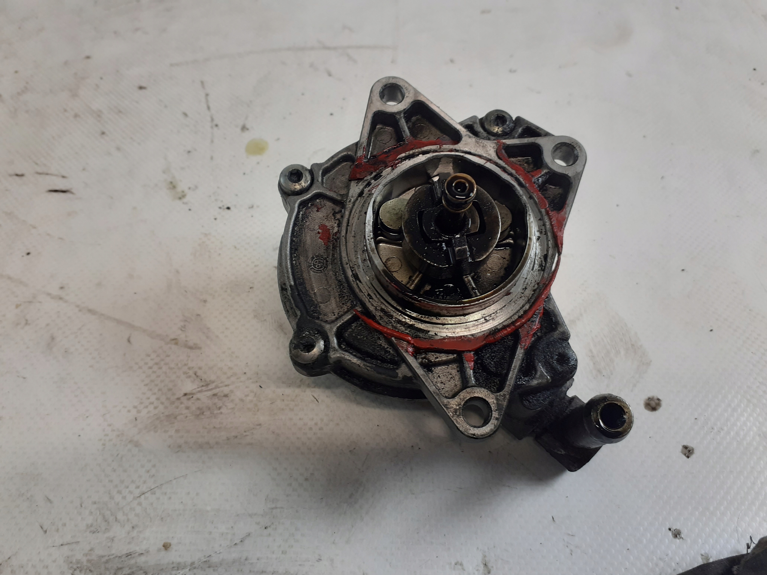 pump VACUM AUDI A4 B5 2.5 TDI