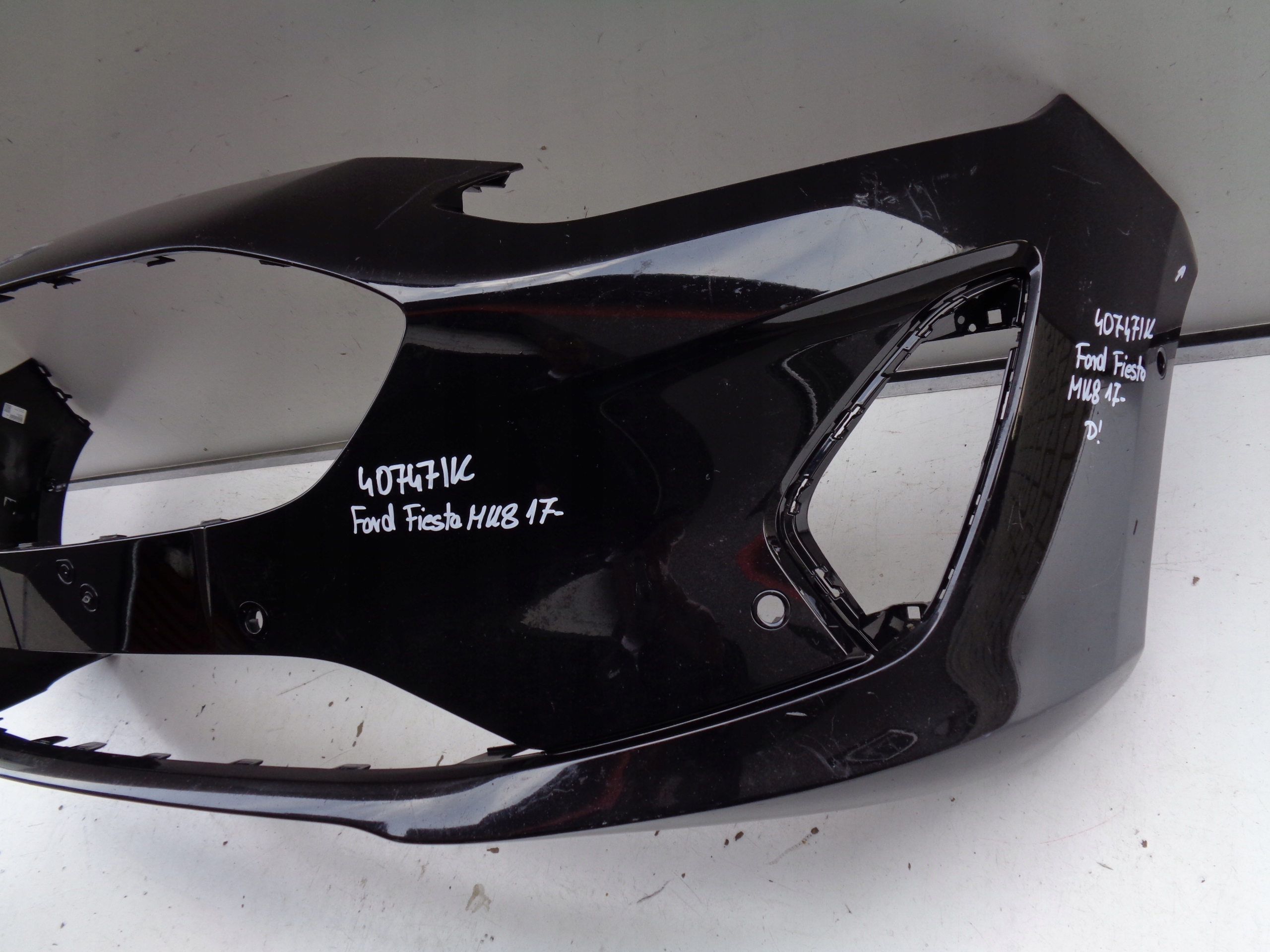 FRONTSTOSSSTANGE FORD FIESTA MK8 17- NR 40747