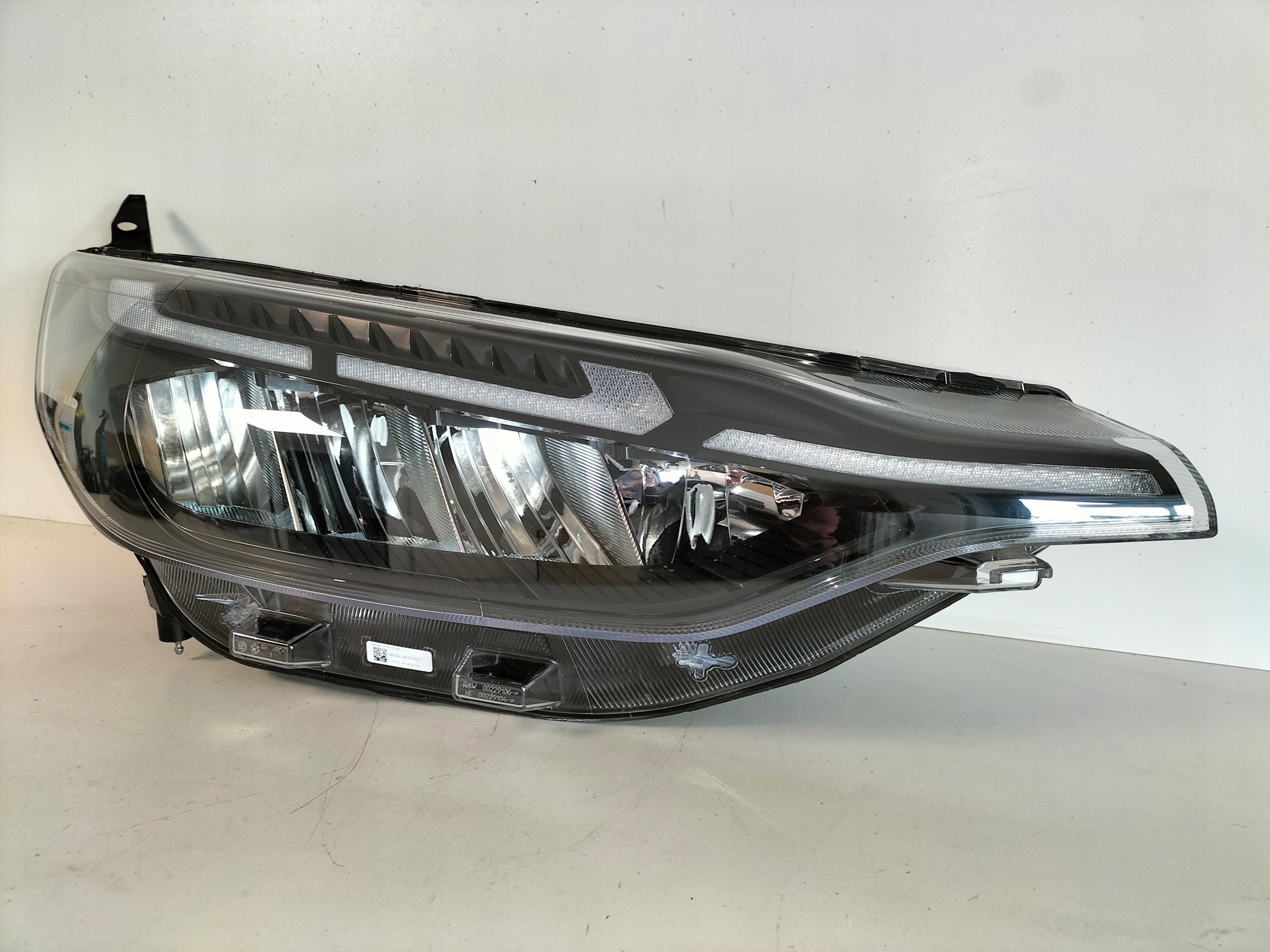 Licht vorne reflektor rechts FORD TRANSIT CUSTOM 2 II 24- FULL LED