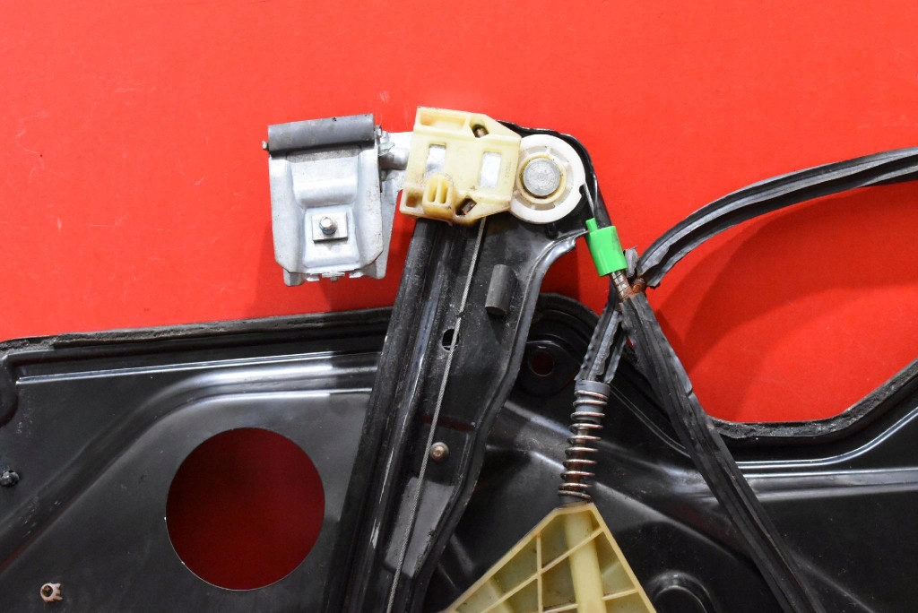 window regulator left front EU F005S00057 SEAT LEON 1 and HB 99-05