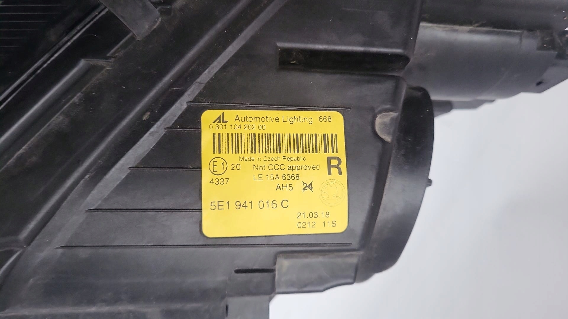 SKODA OCTAVIA III 3 5E0 5E LIFT 16- light right front front 5E1941016C