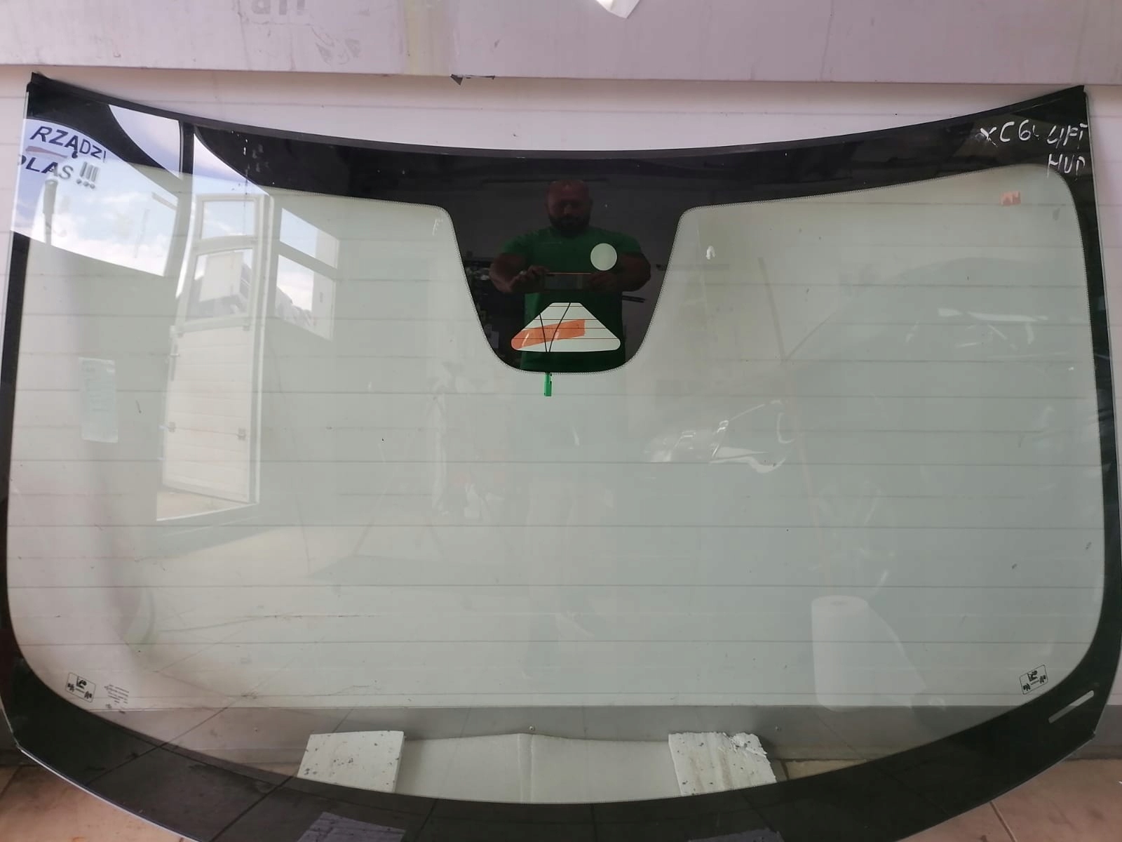 SZYBA CZOŁOWA Volvo XC 60 sensor kamera HUD lift