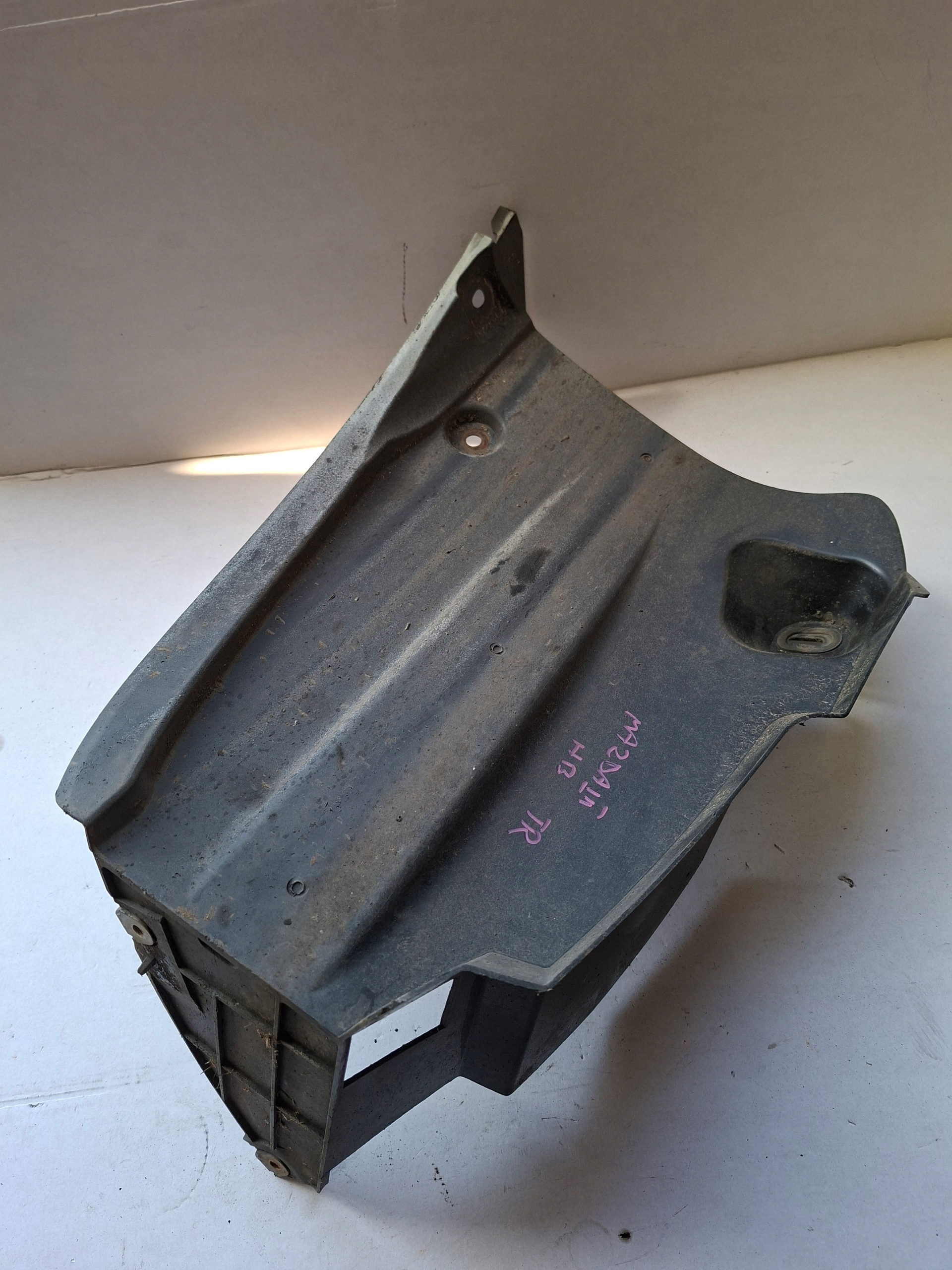 mudguard right rear part right MAZDA 3 III BM BHN950341