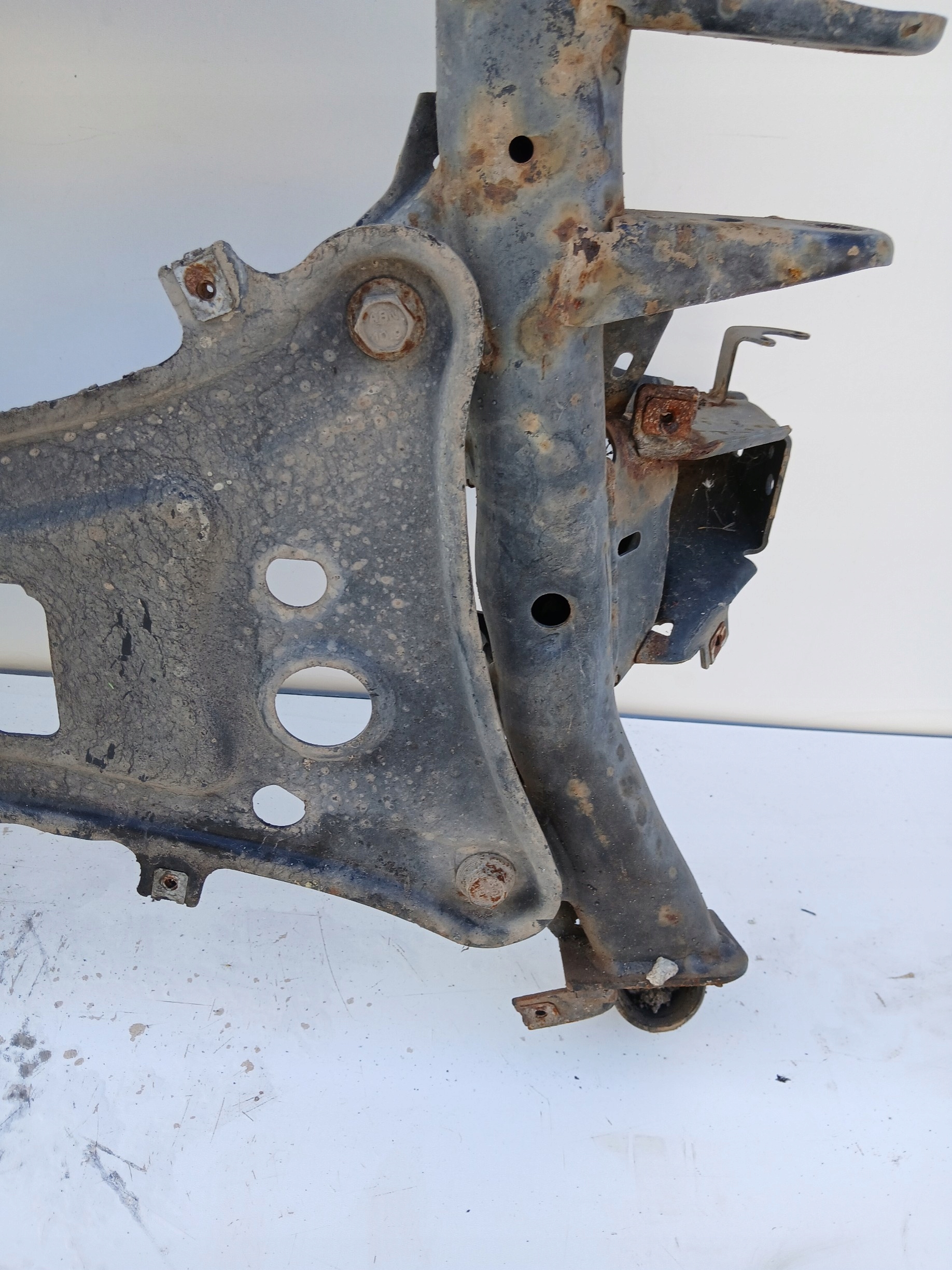 axle beam front BMW X3 F25 X DRIVE N47D20C