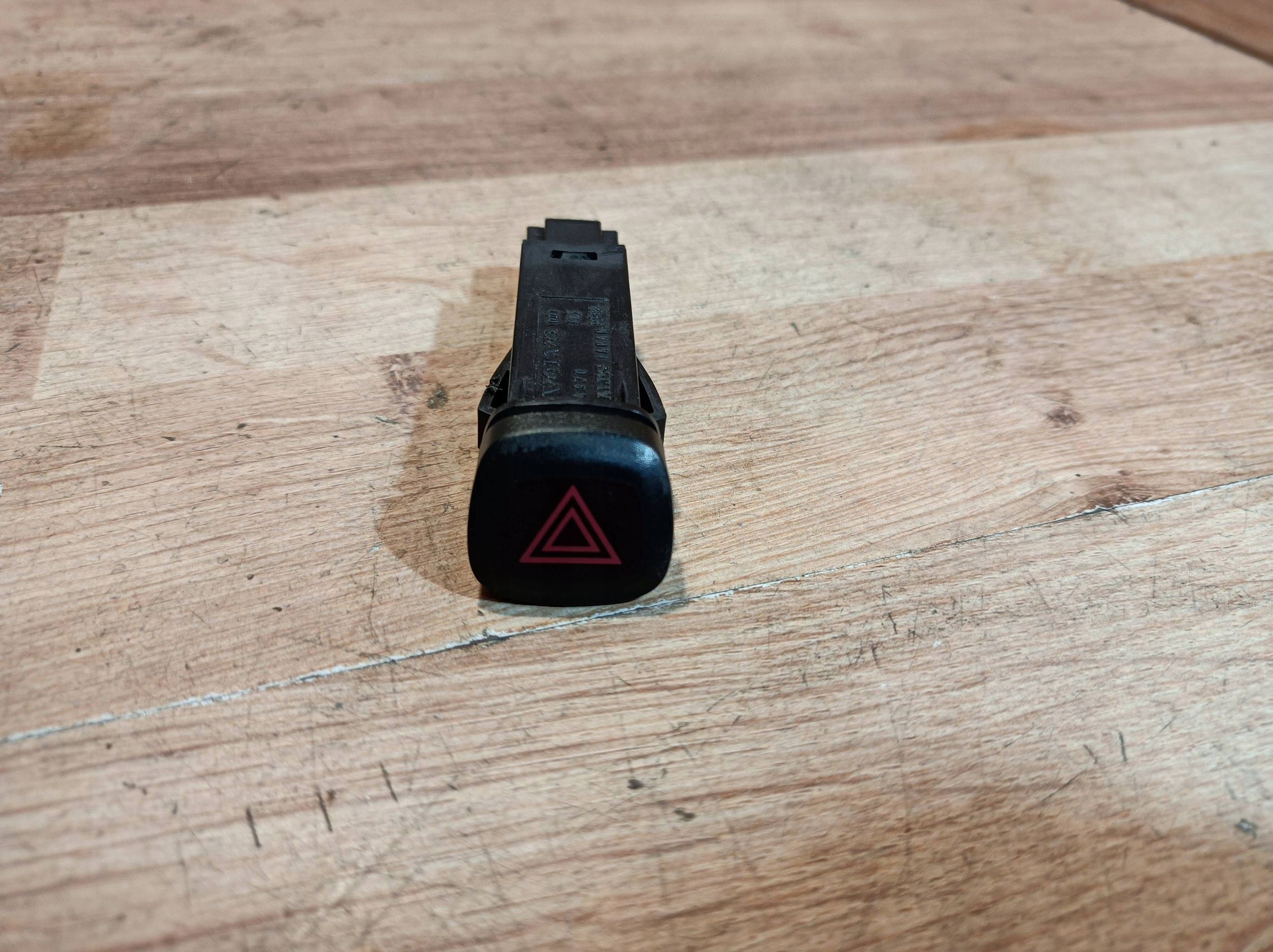 Schalter Leuchten des warnblickschalters Volvo V40 9123682