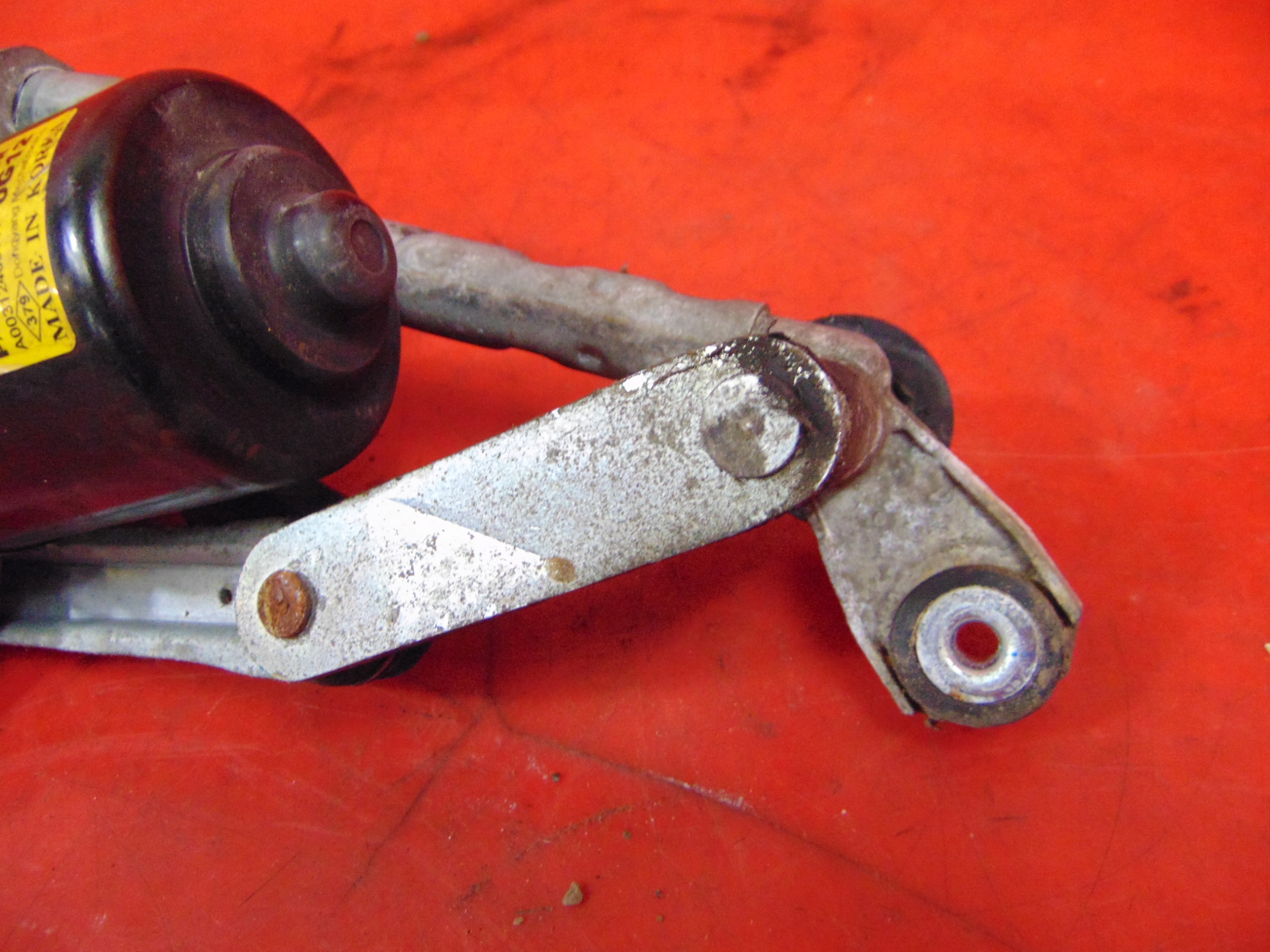 RENAULT LATITUDE 10- wiper mechanism front