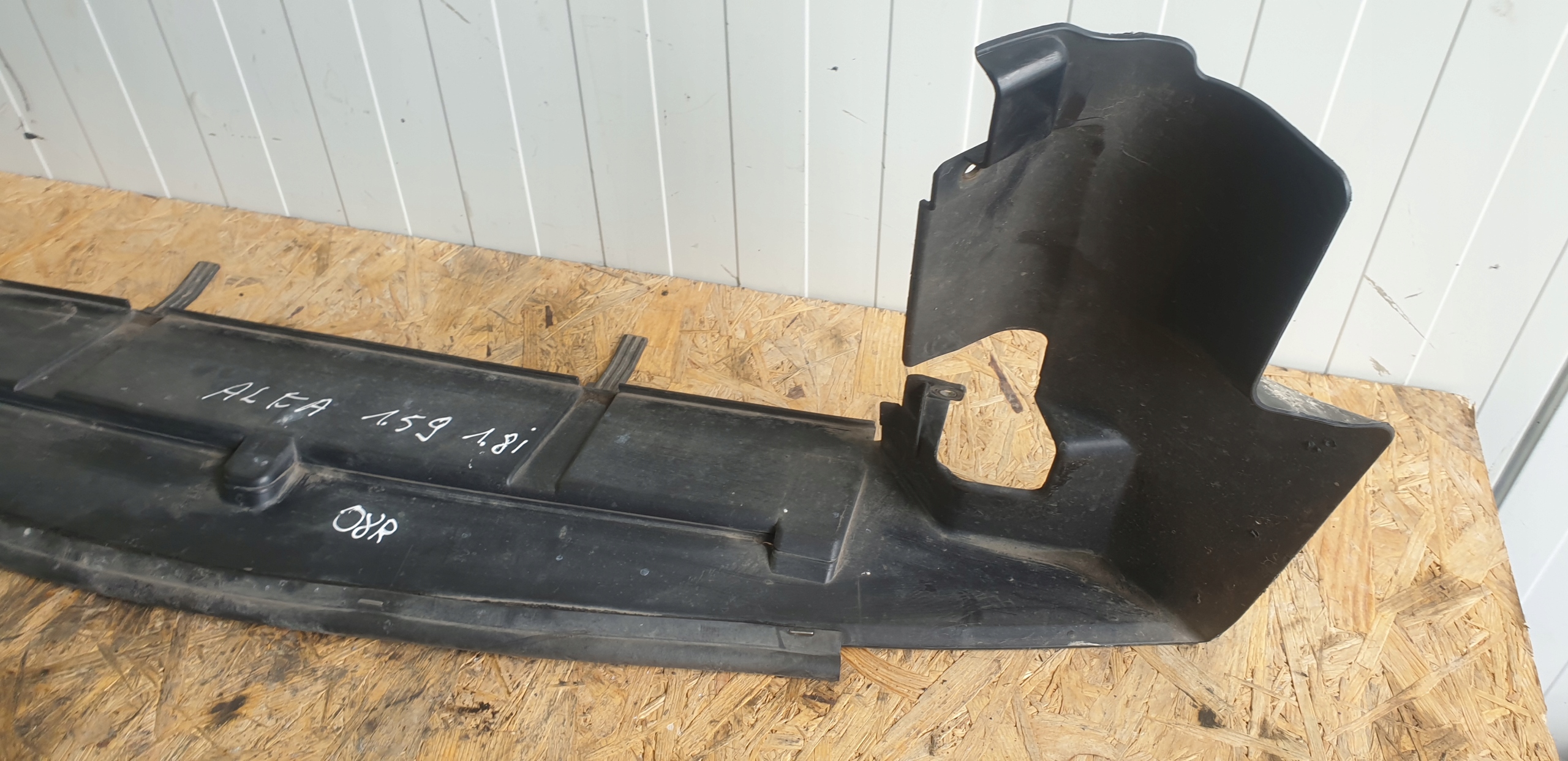 КОРПУС РЕМНЯ РАДИАТОРА ALFA ROMEO 159 1,8