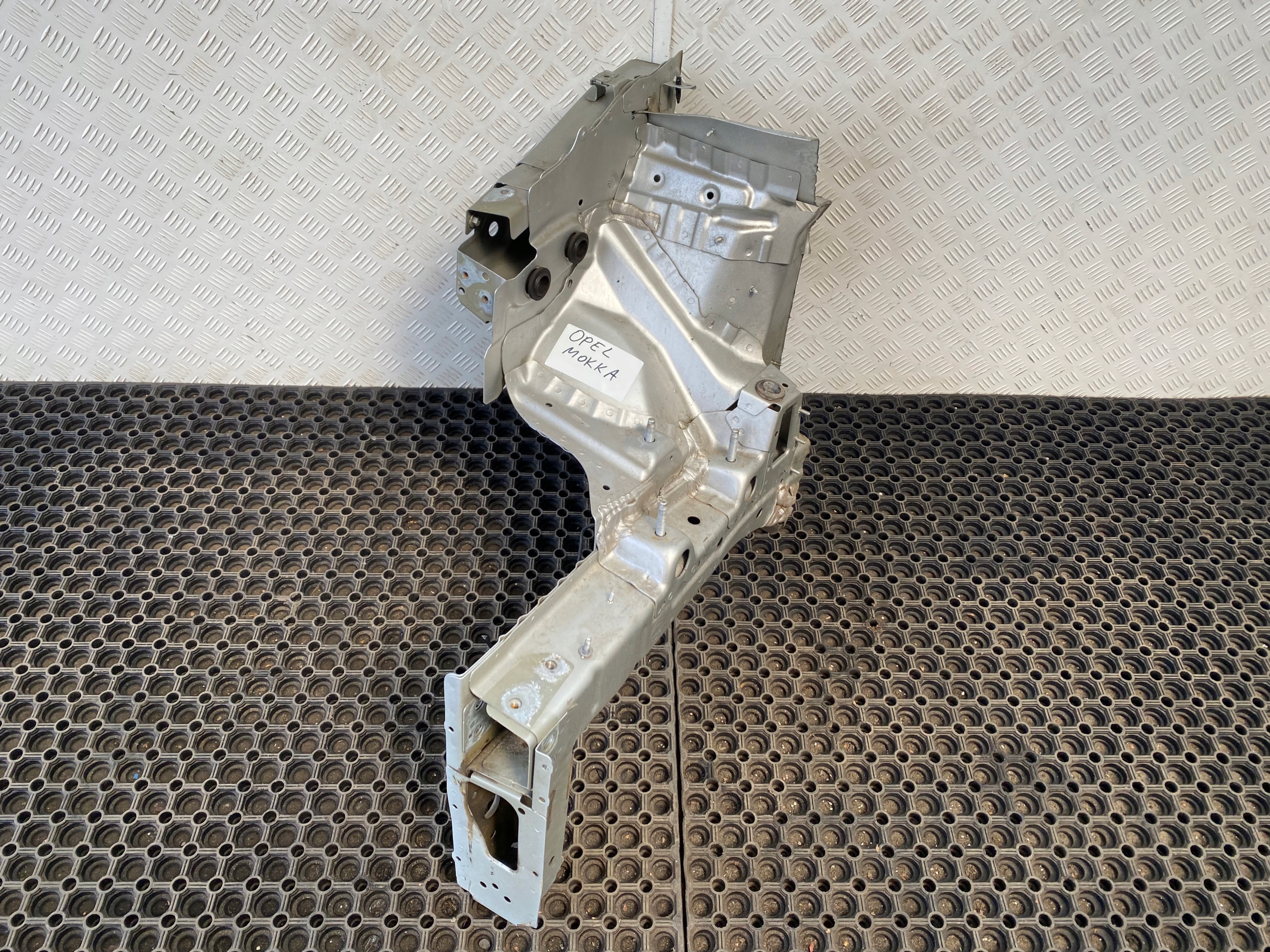 OPEL MOKKA A 12-18 quarter right FARTUCH front